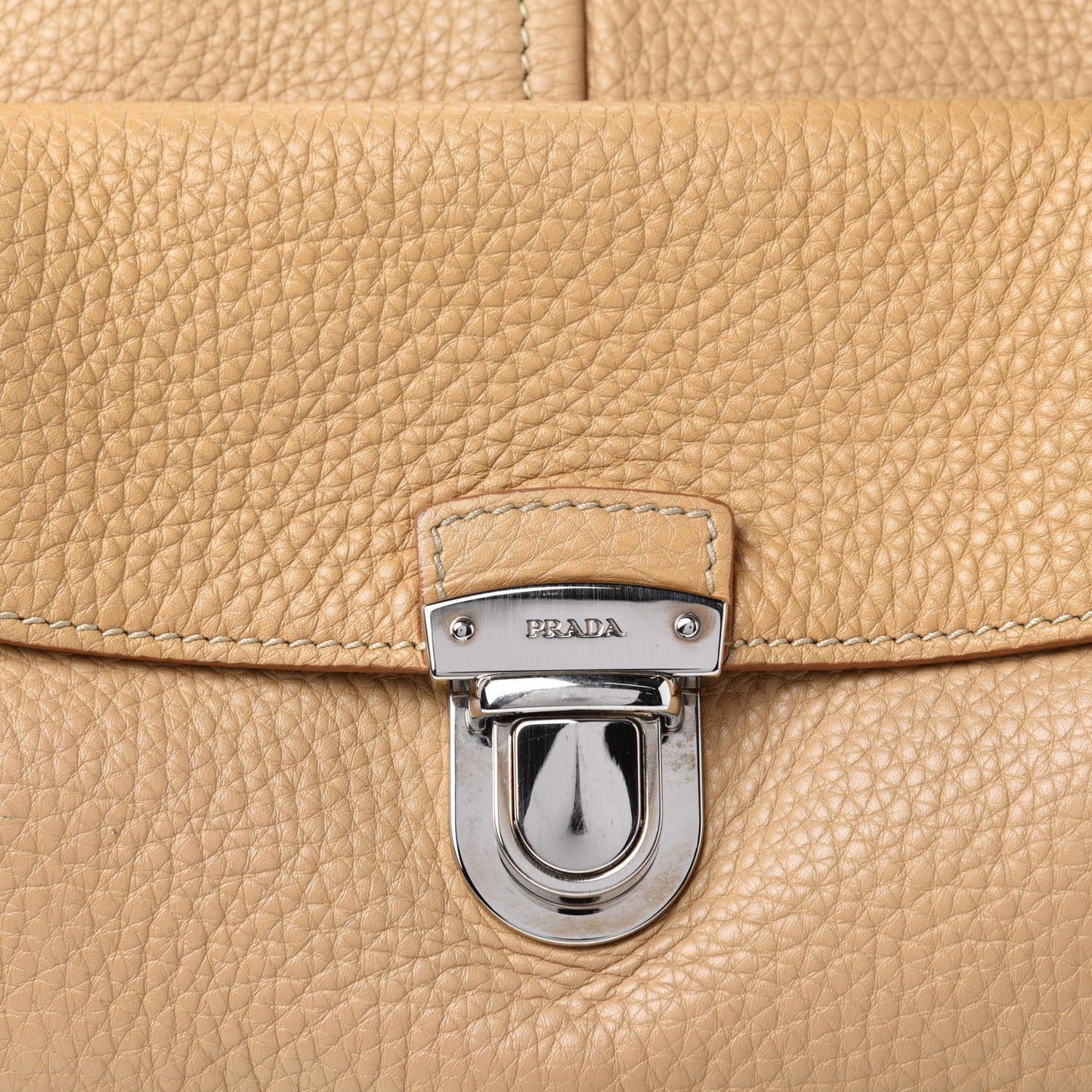 Vitello Daino Pushlock Tote Sughero