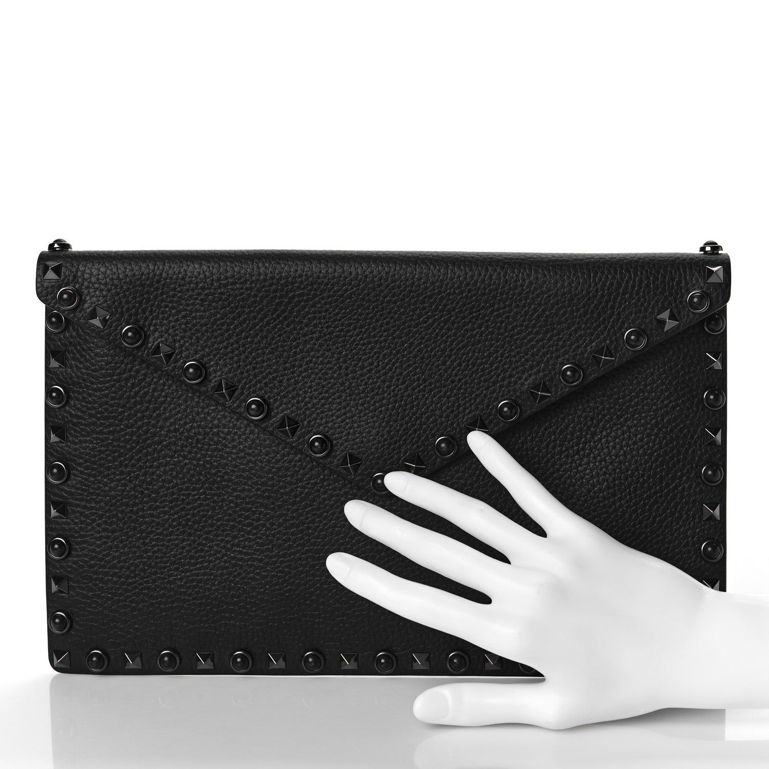 Valentino Garavani Pebbled Calfskin Rockstud Rolling Envelope Clutch Black 2 of 8