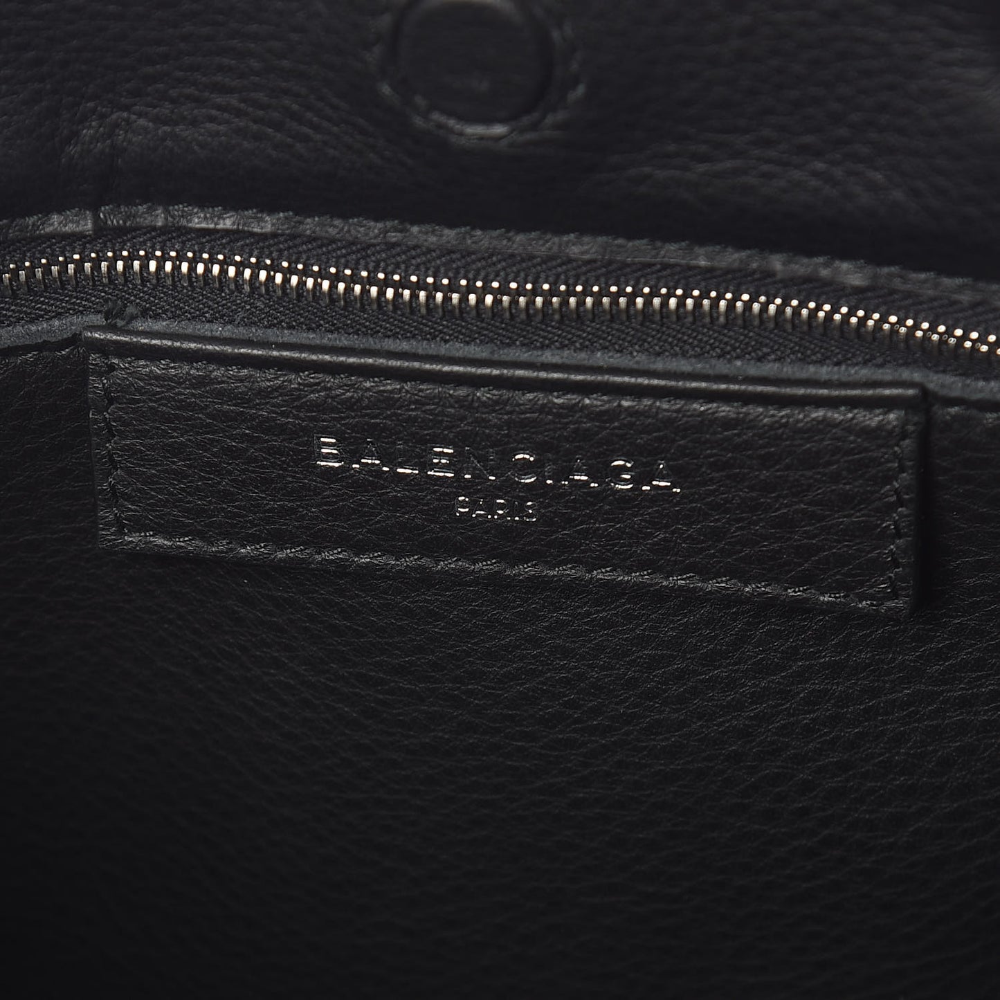 Veau Papier A6 Zip Around Tote Black