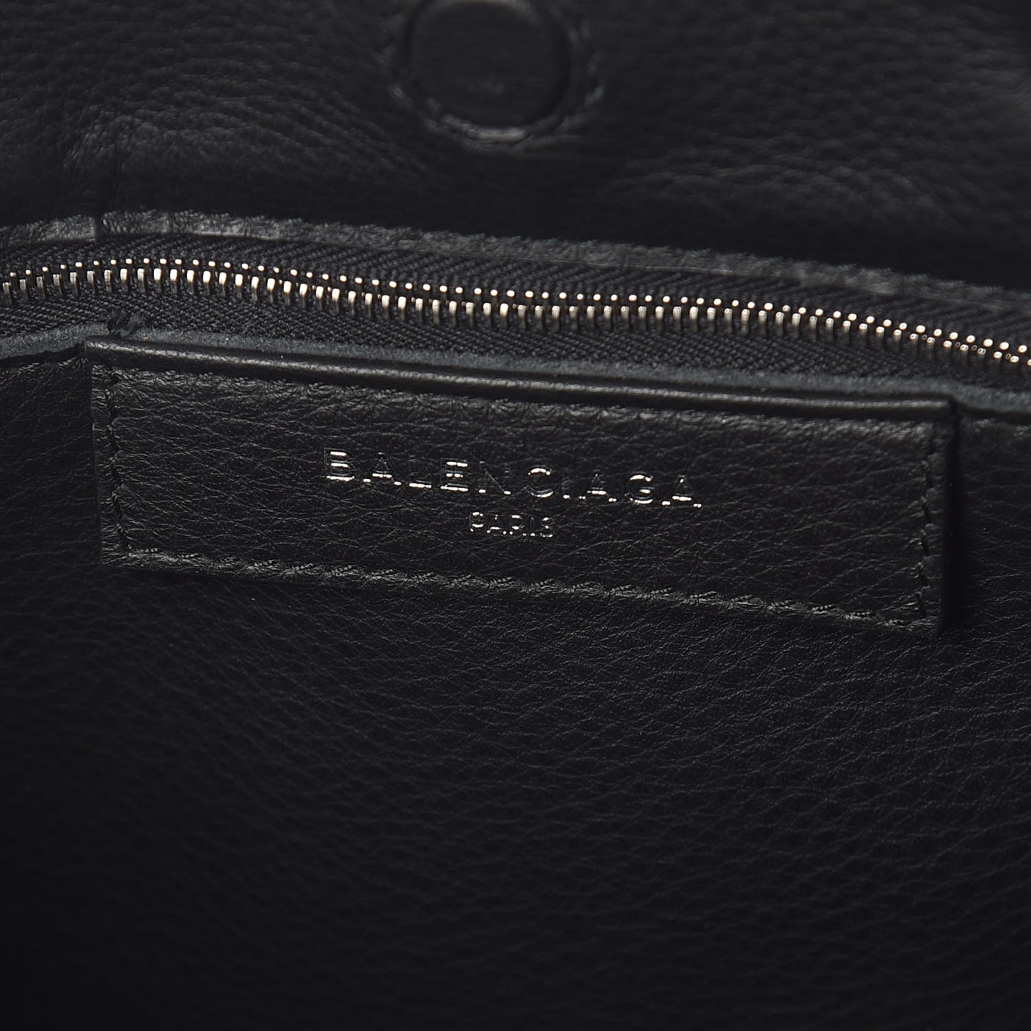 Balenciaga Veau Papier A6 Zip Around Tote Black 8 of 9