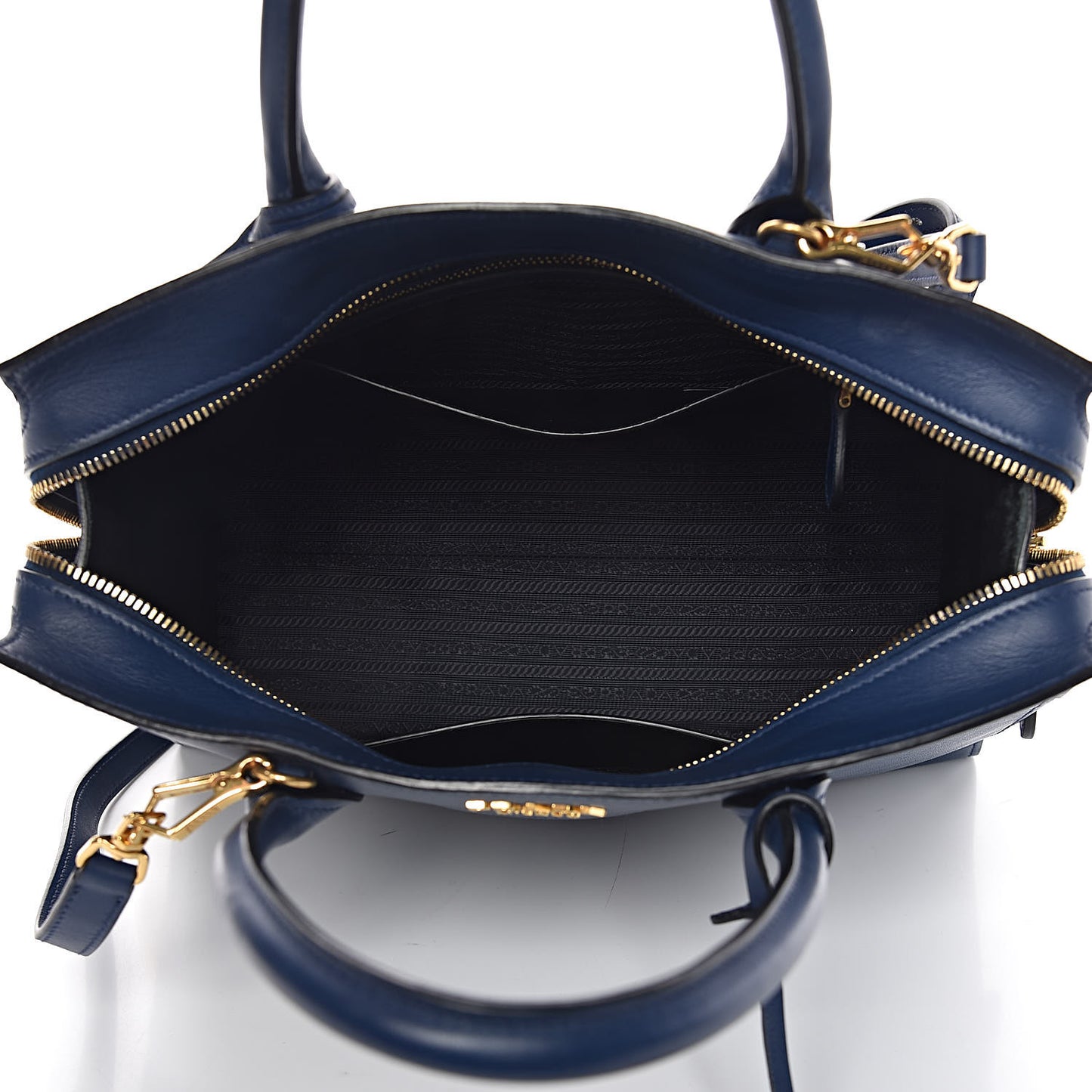 Saffiano City Calfskin Medium Esplanade Bleuette