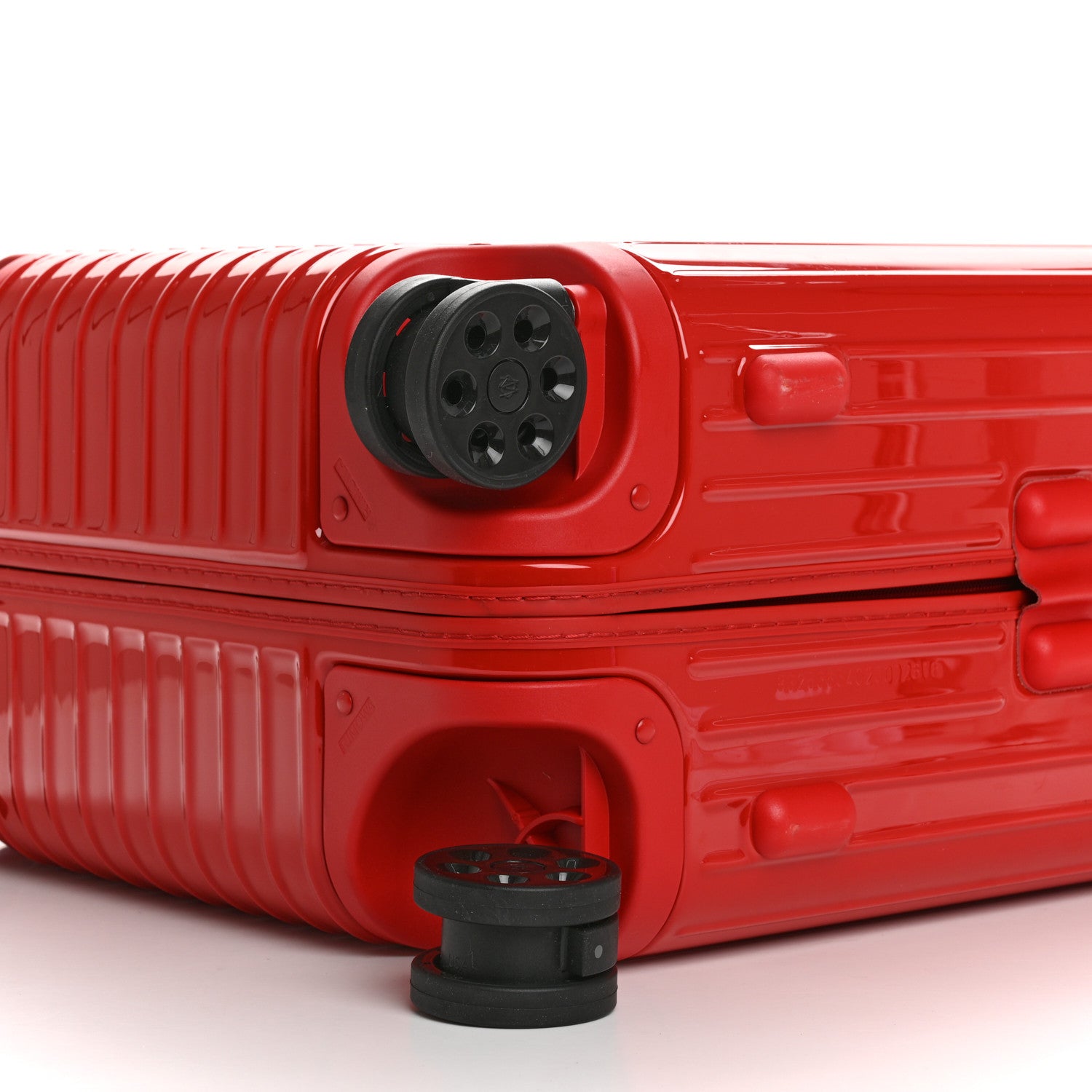Rimowa Gloss Polycarbonate Essential Cabin Plus Gloss Red 9 of 12