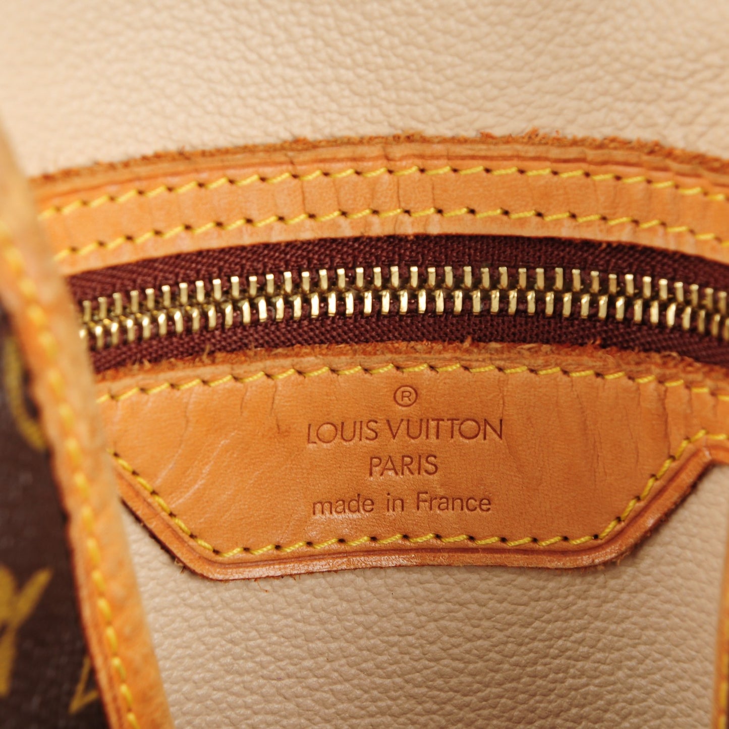 Monogram Petit Bucket 23