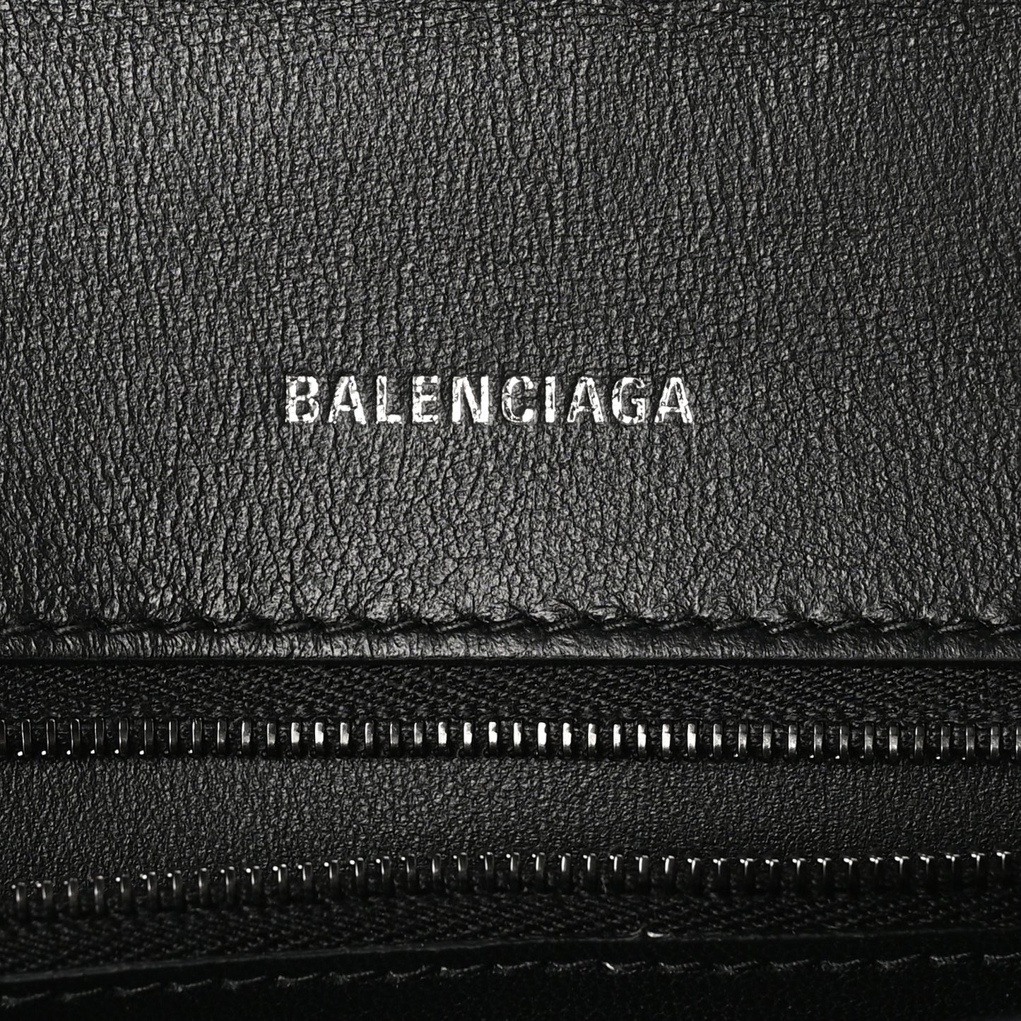 Shiny Calfskin Monochrome Crocodile Embossed Small Hourglass Top Handle Bag Black