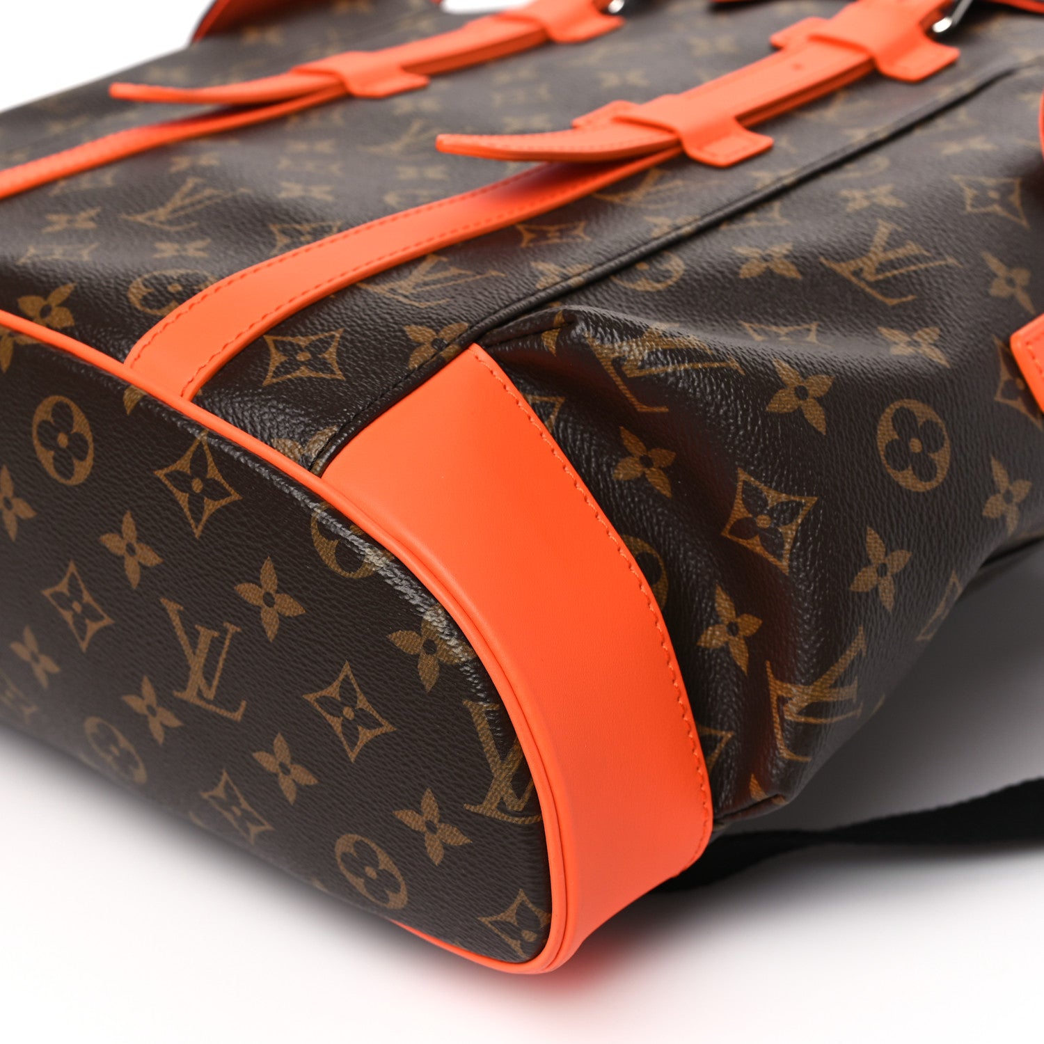 louis vuitton backpack orange Louis Vuitton Monogram Macassar Christopher MM Backpack Orange 1421865 –  FASHIONPHILE