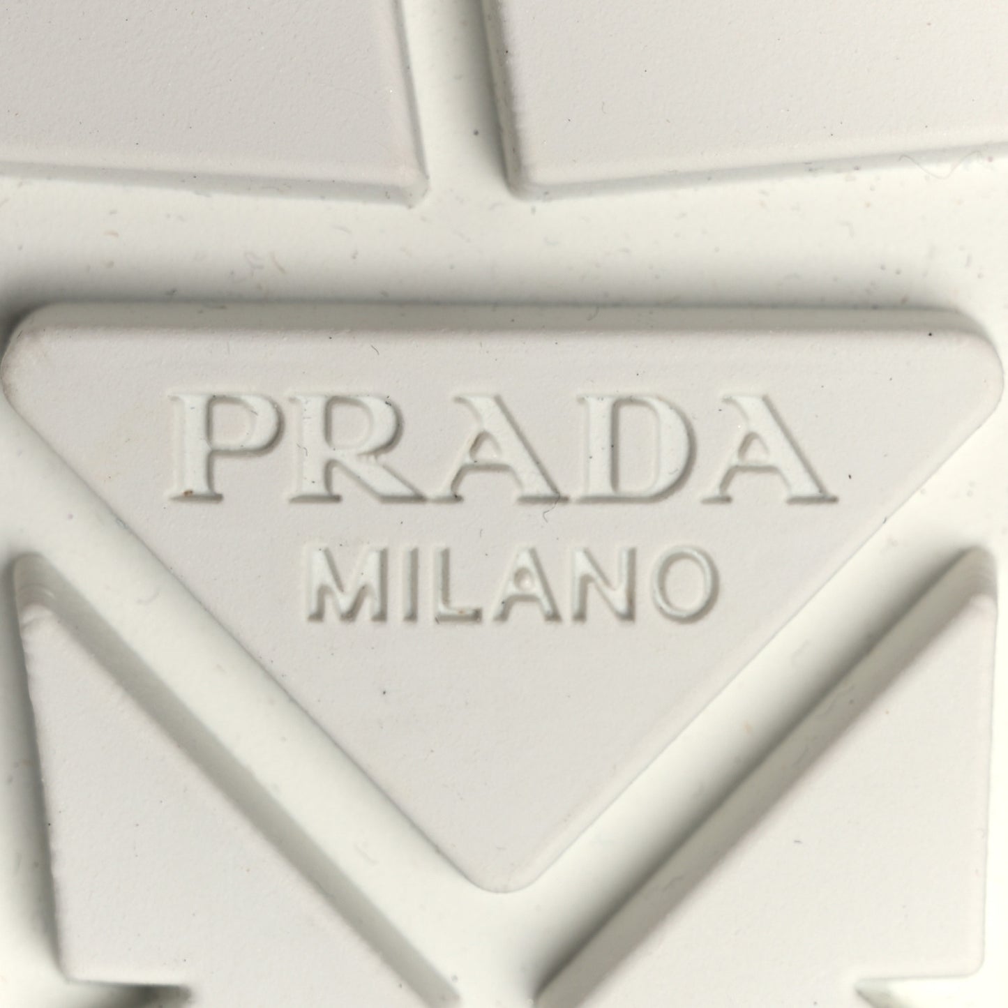 Paillettes Triangle Logo Double Wheel 50mm Sneakers 38.5 White