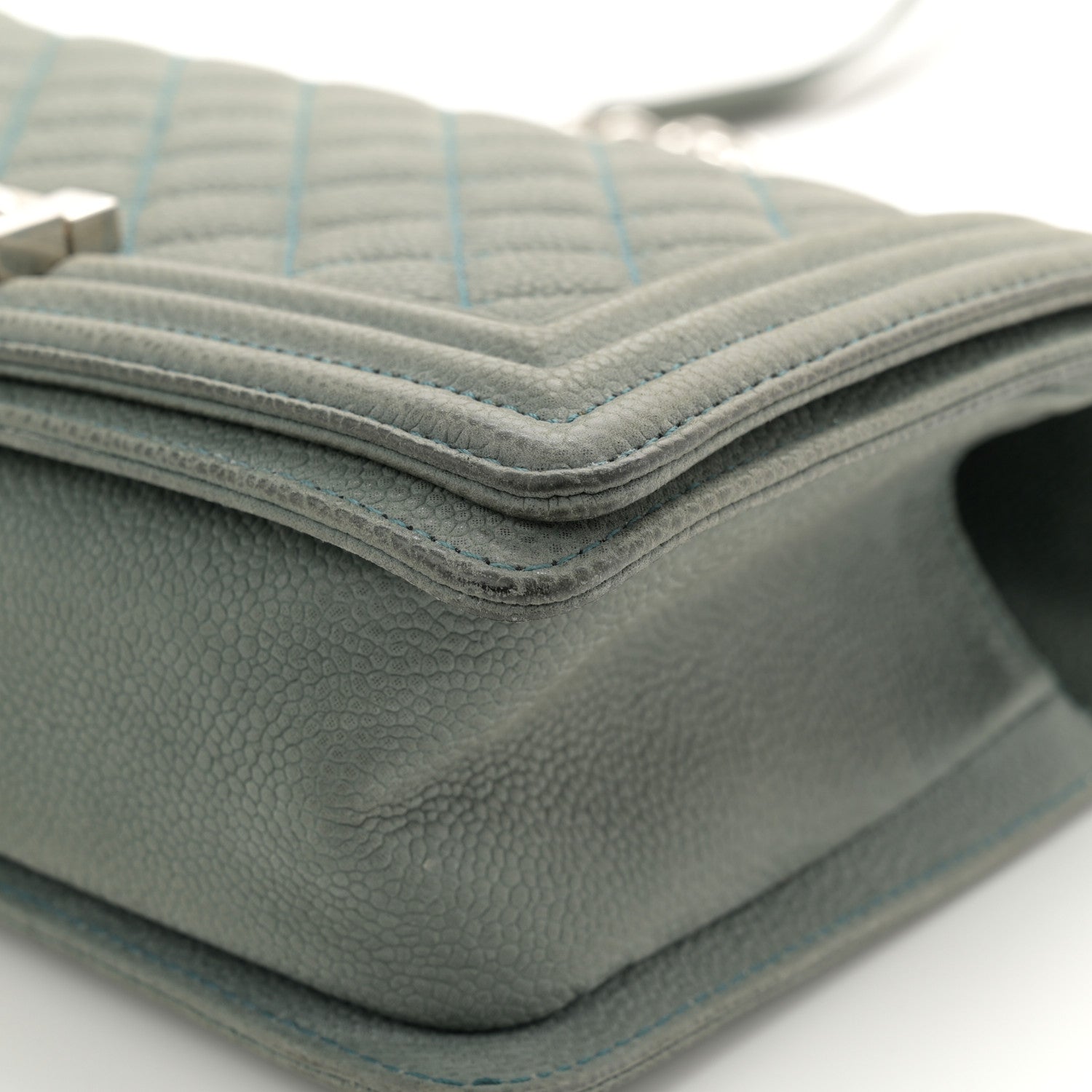 Chanel Caviar Quilted Medium Boy Flap Vert Fonce 11 of 11