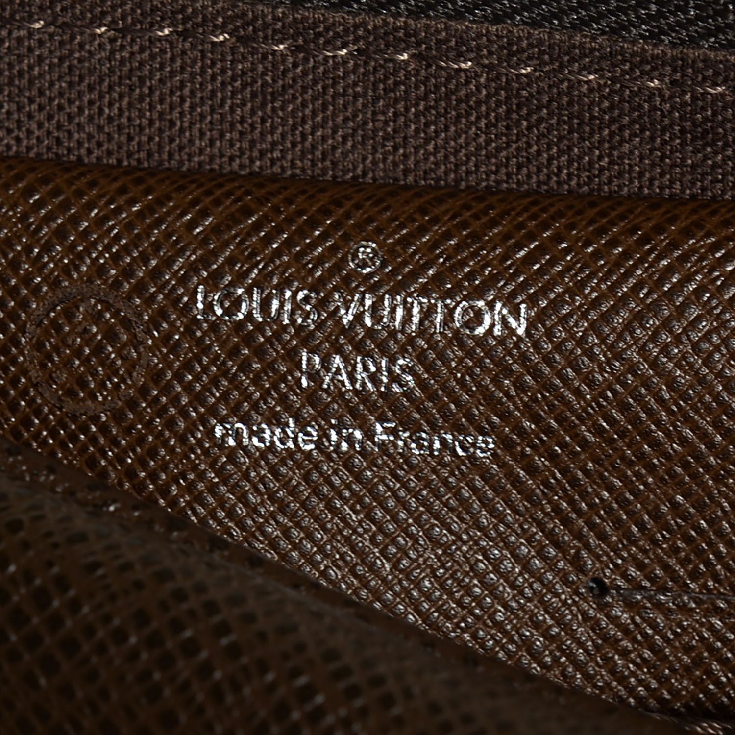Louis Vuitton Taiga Pavel Grizzli 7 of 7