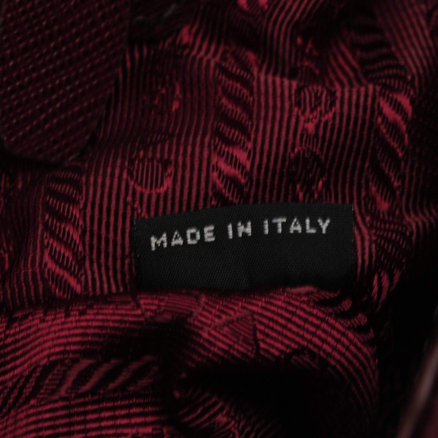 Saffiano Medium Galleria Double Zip Tote Granato