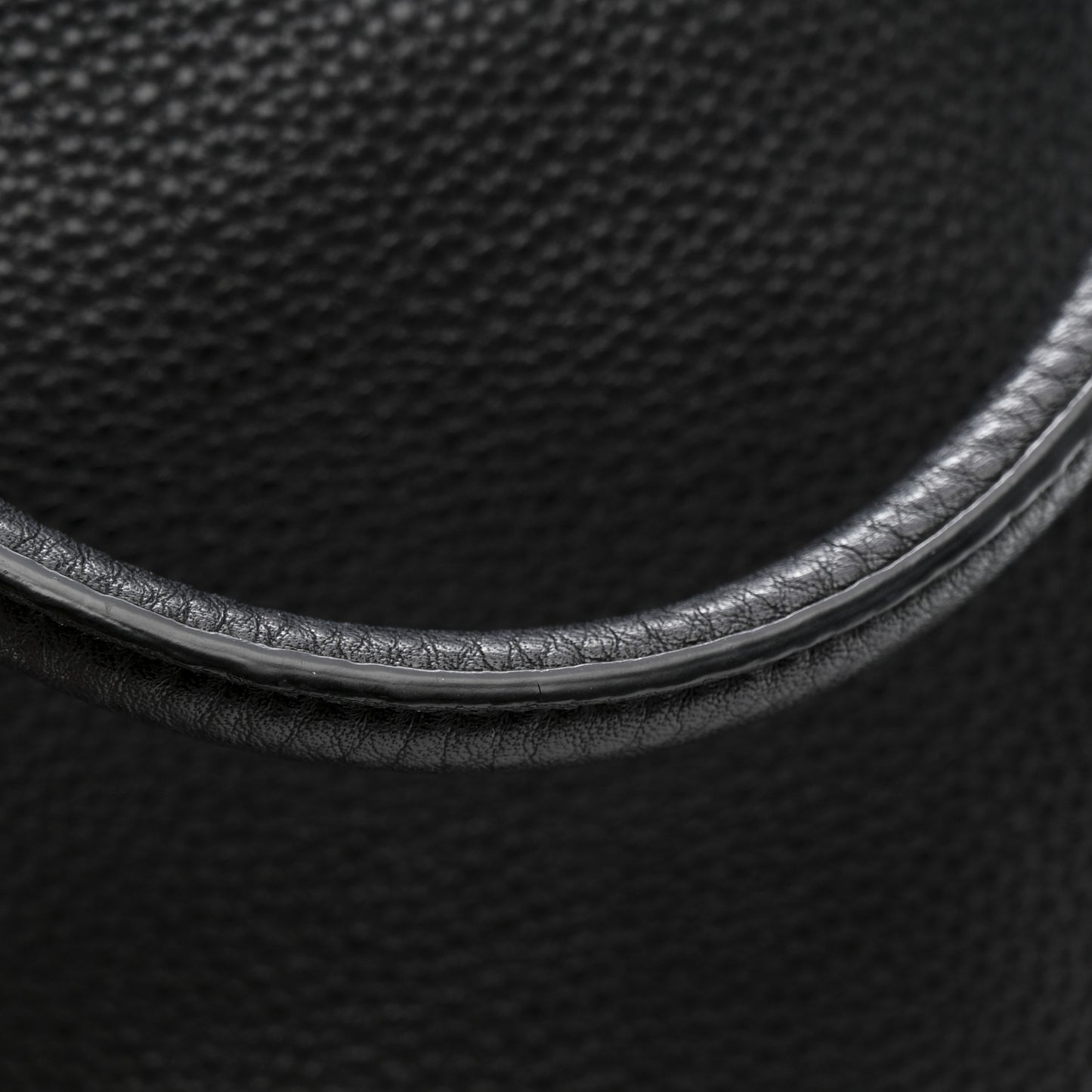 Vitello Daino Tote Black