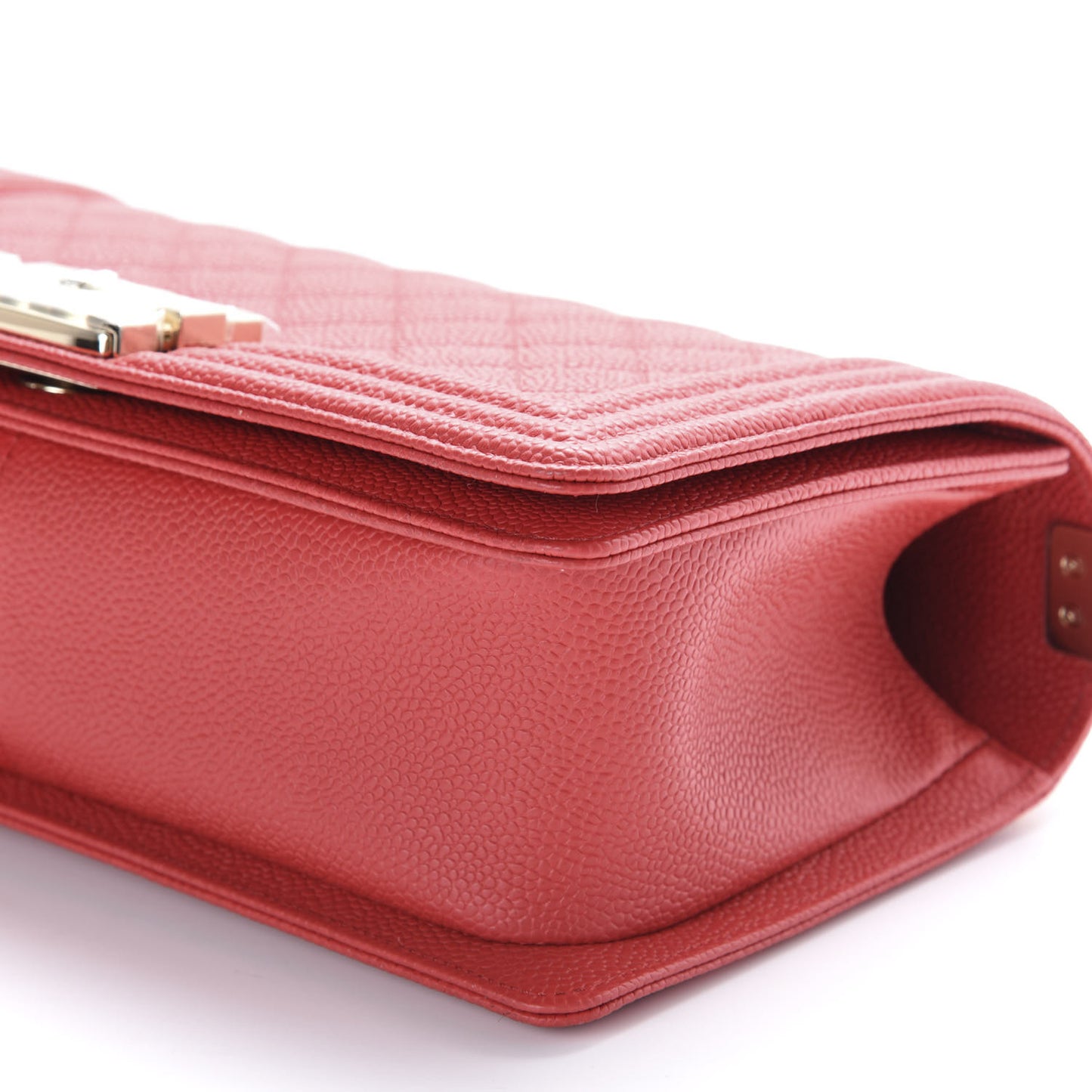 Caviar Quilted Medium Boy Flap Red