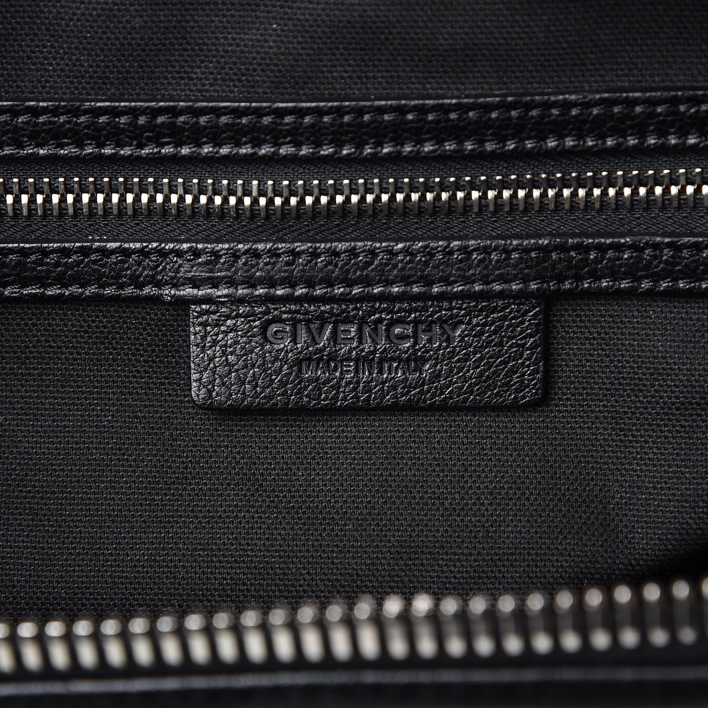 Sugar Goatskin Medium Antigona Black