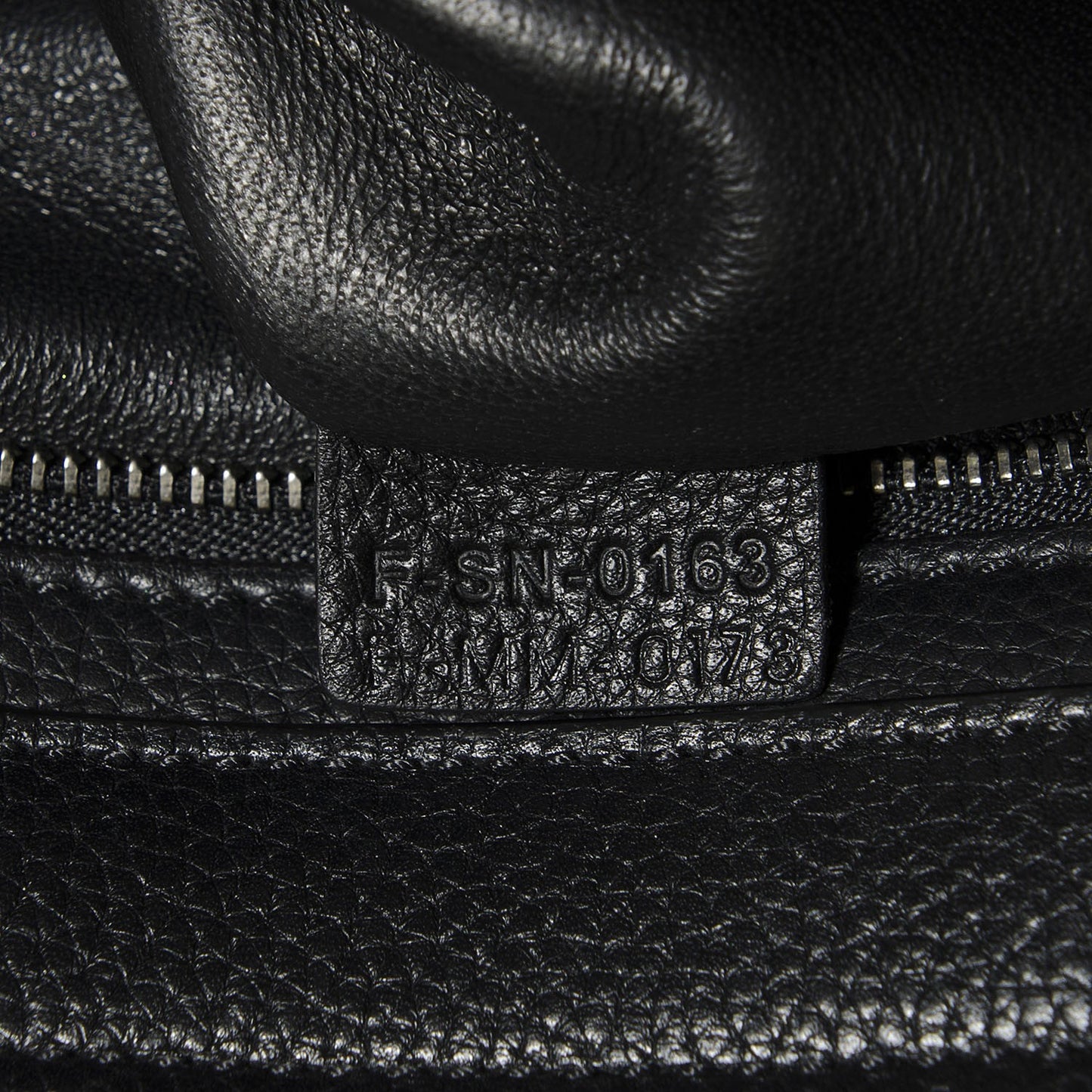 Drummed Calfskin Suede Large Trapeze Black