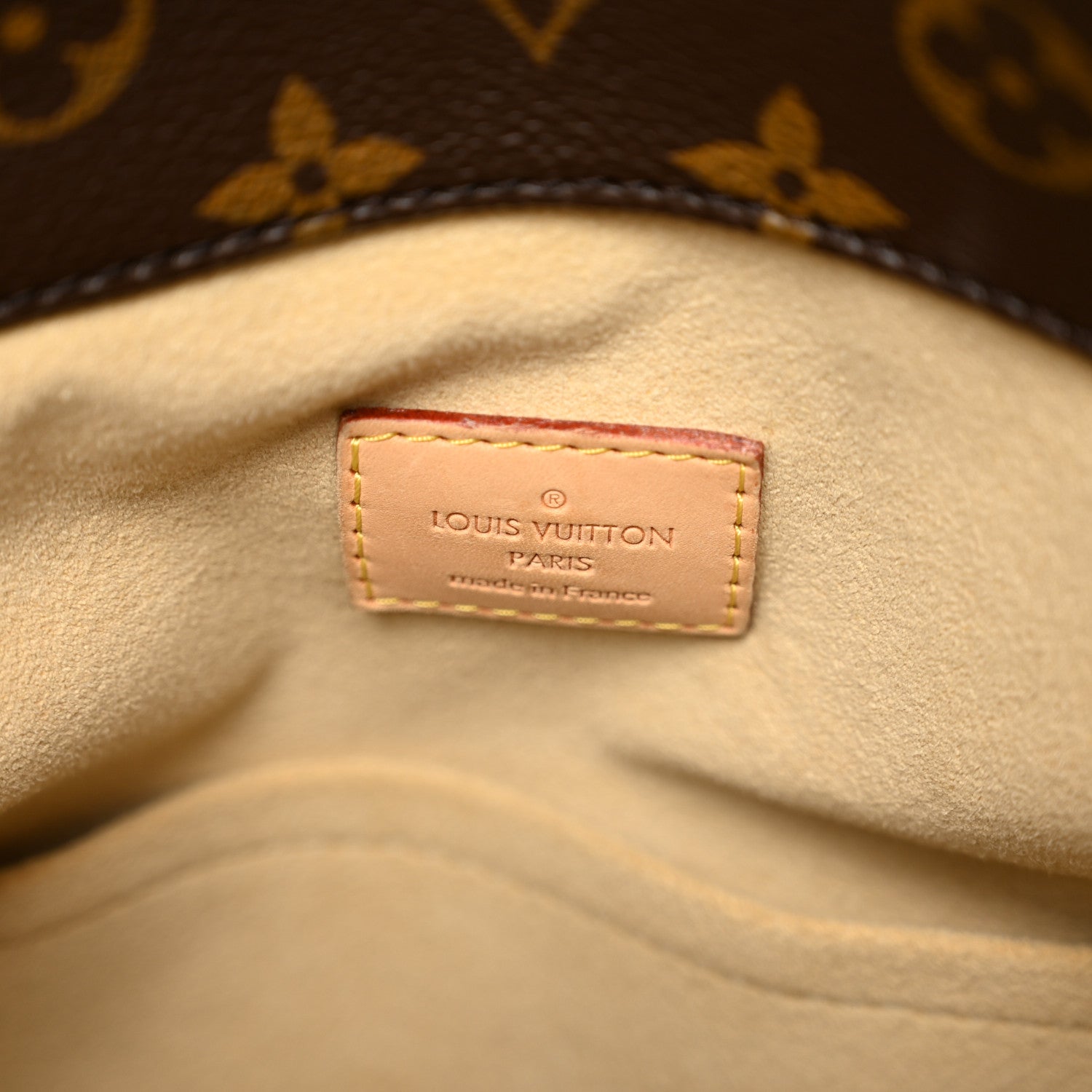 Louis Vuitton Monogram Artsy MM 7 of 10