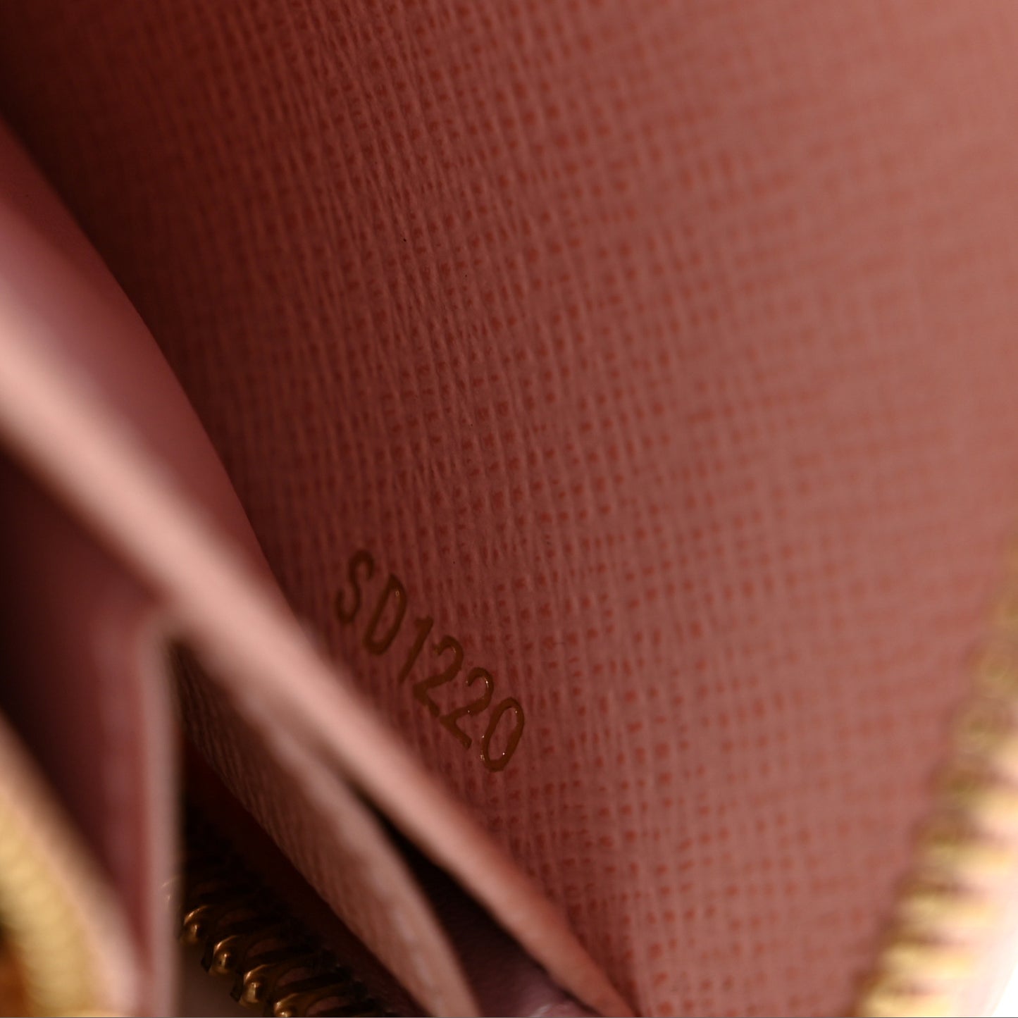 Damier Azur Zippy Wallet Rose Ballerine