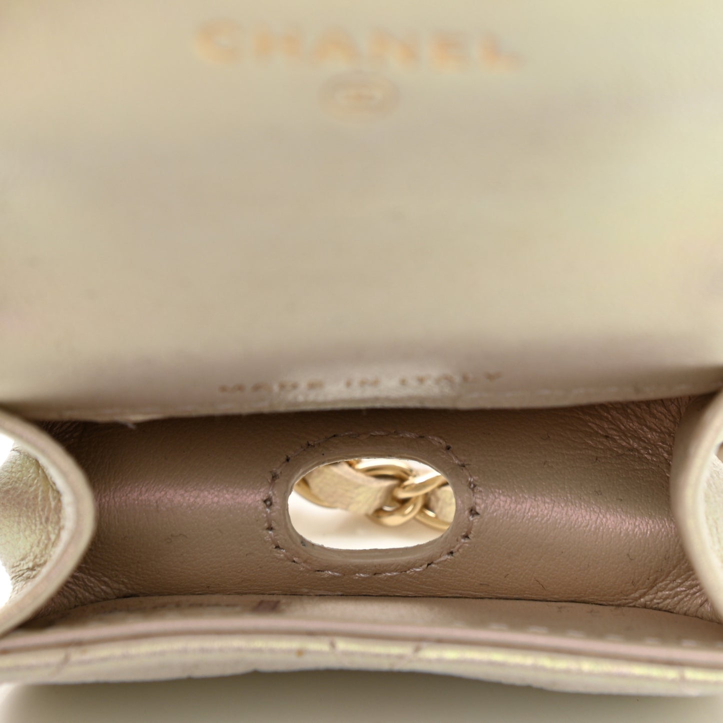 Iridescent Lambskin Quilted Airpods Pro Case Ivory