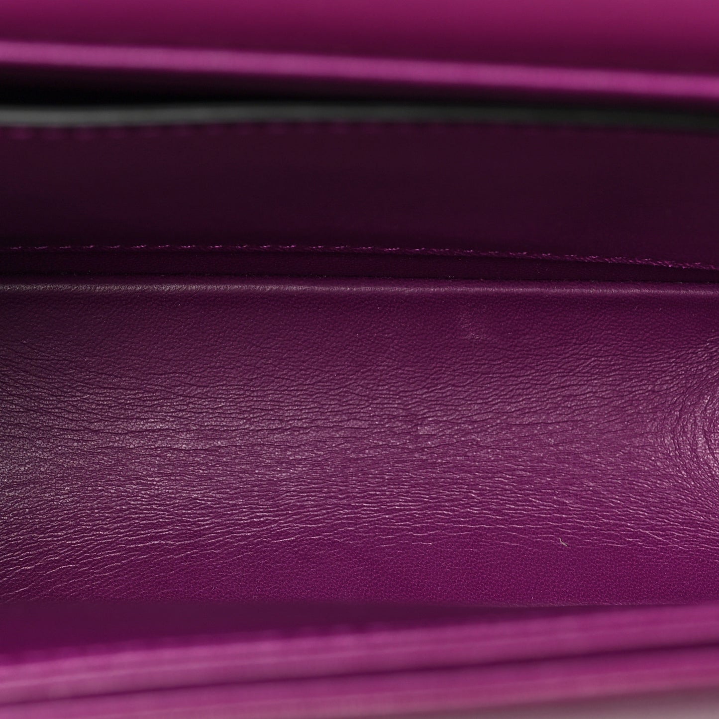 Nappa One Stud Chain Clutch Prune