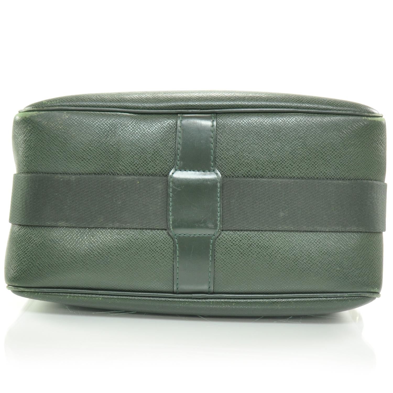 Louis Vuitton Taiga Reporter Messenger Bag 3 of 7