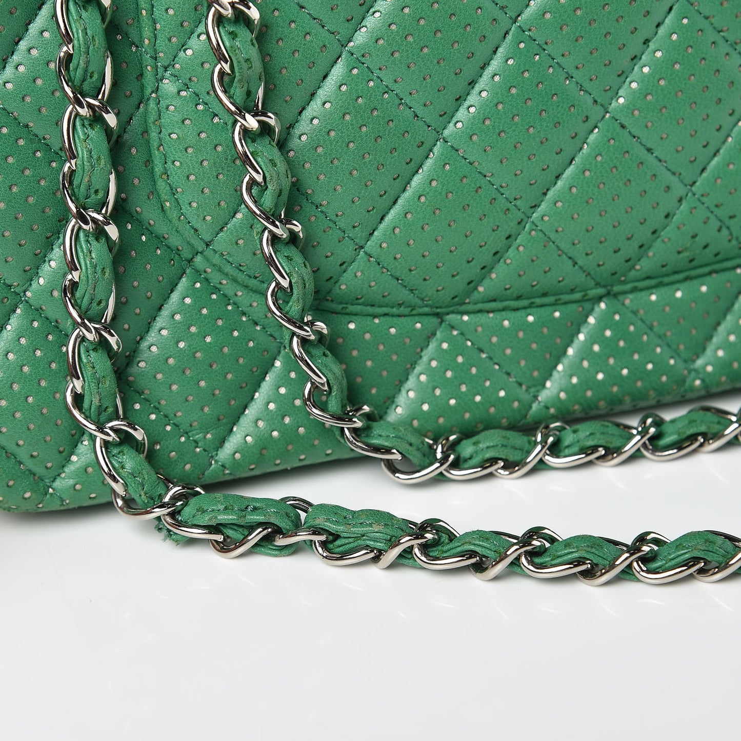 Lambskin Perforated Medium Double Flap Green
