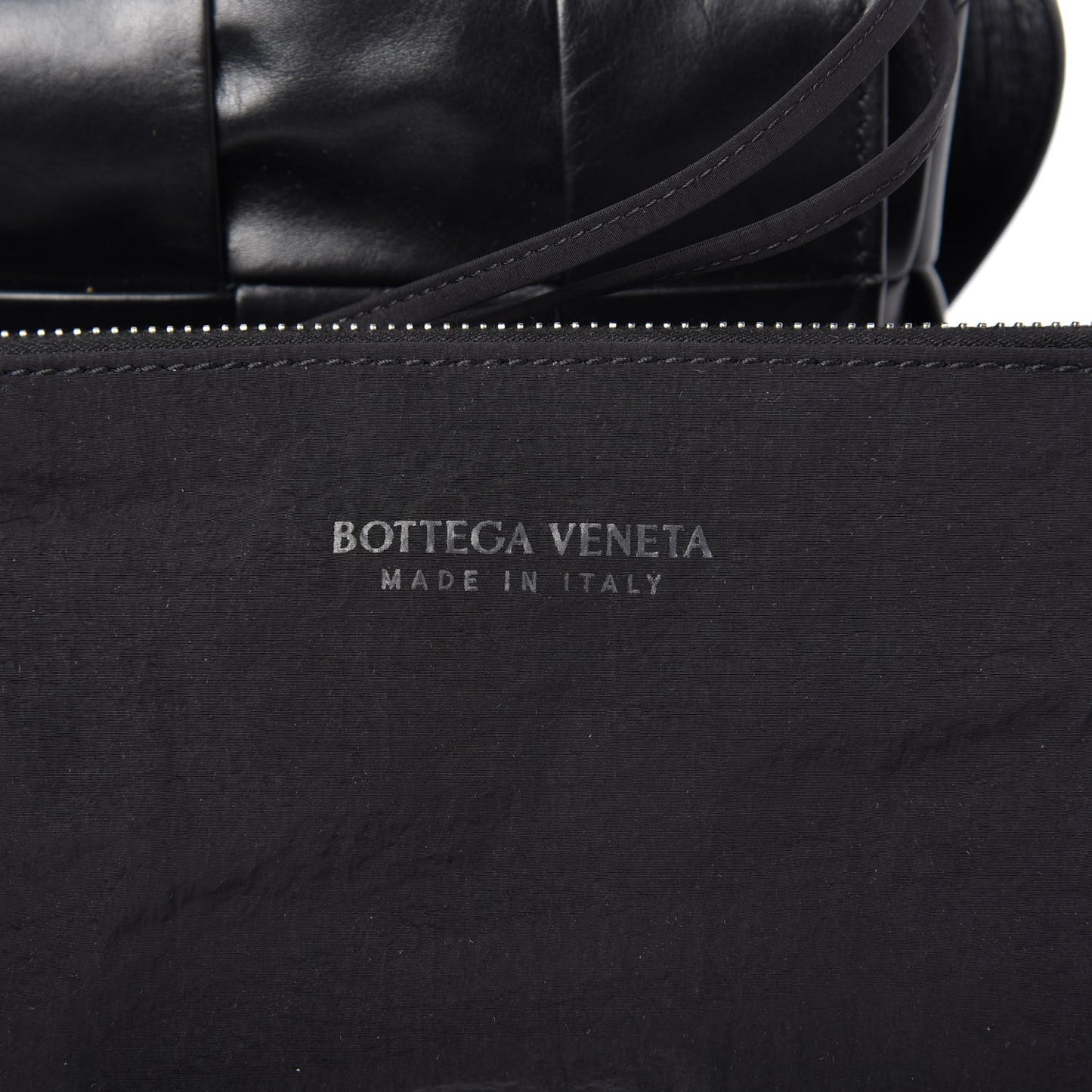 Paper Calfskin Intrecciato Stretch Cassette Black