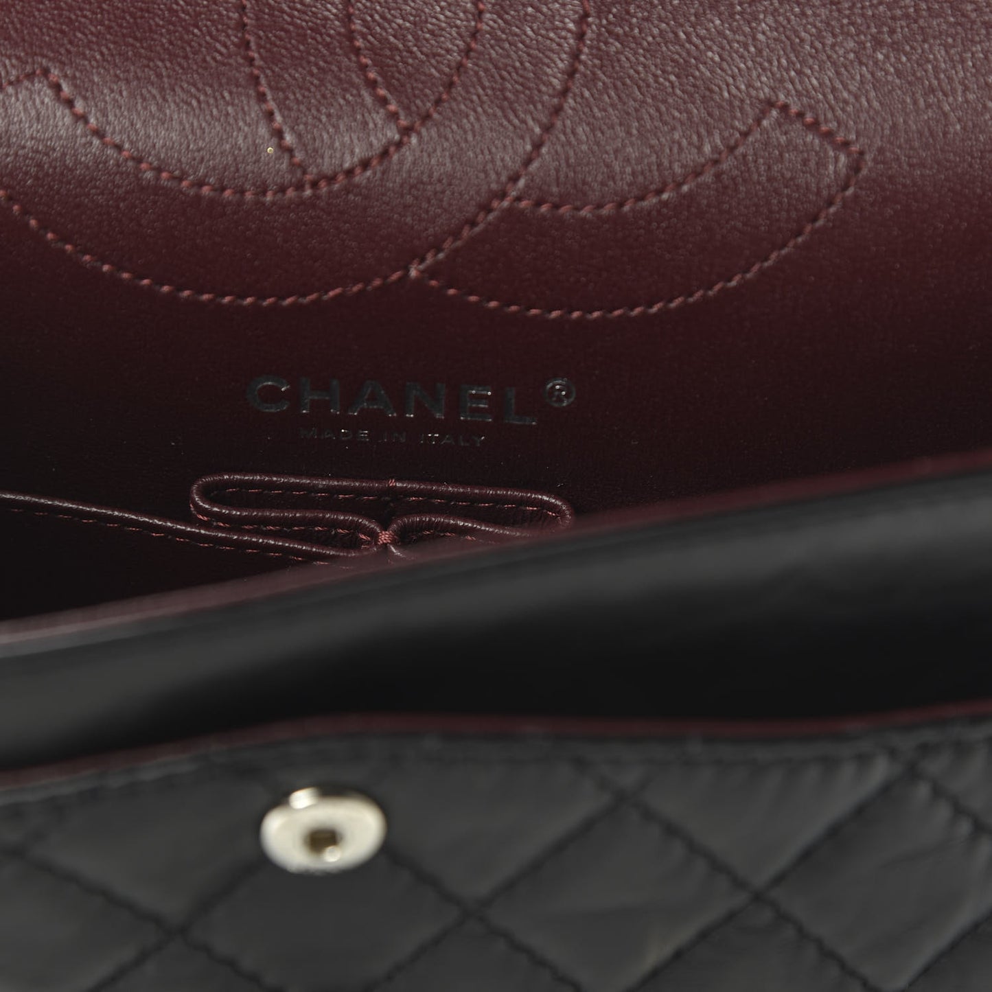 Aged Calfskin Space Charms 2.55 Reissue 225 Flap Black