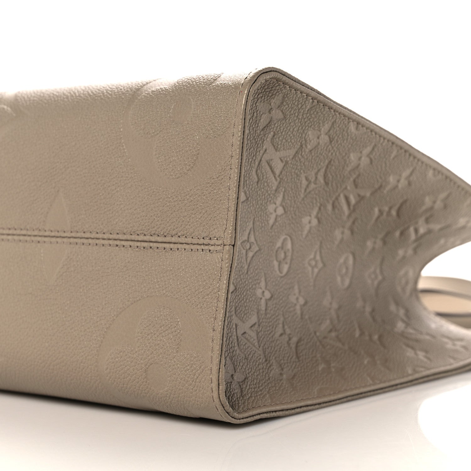 Louis Vuitton Empreinte Monogram Giant Onthego MM Tourterelle 8 of 9