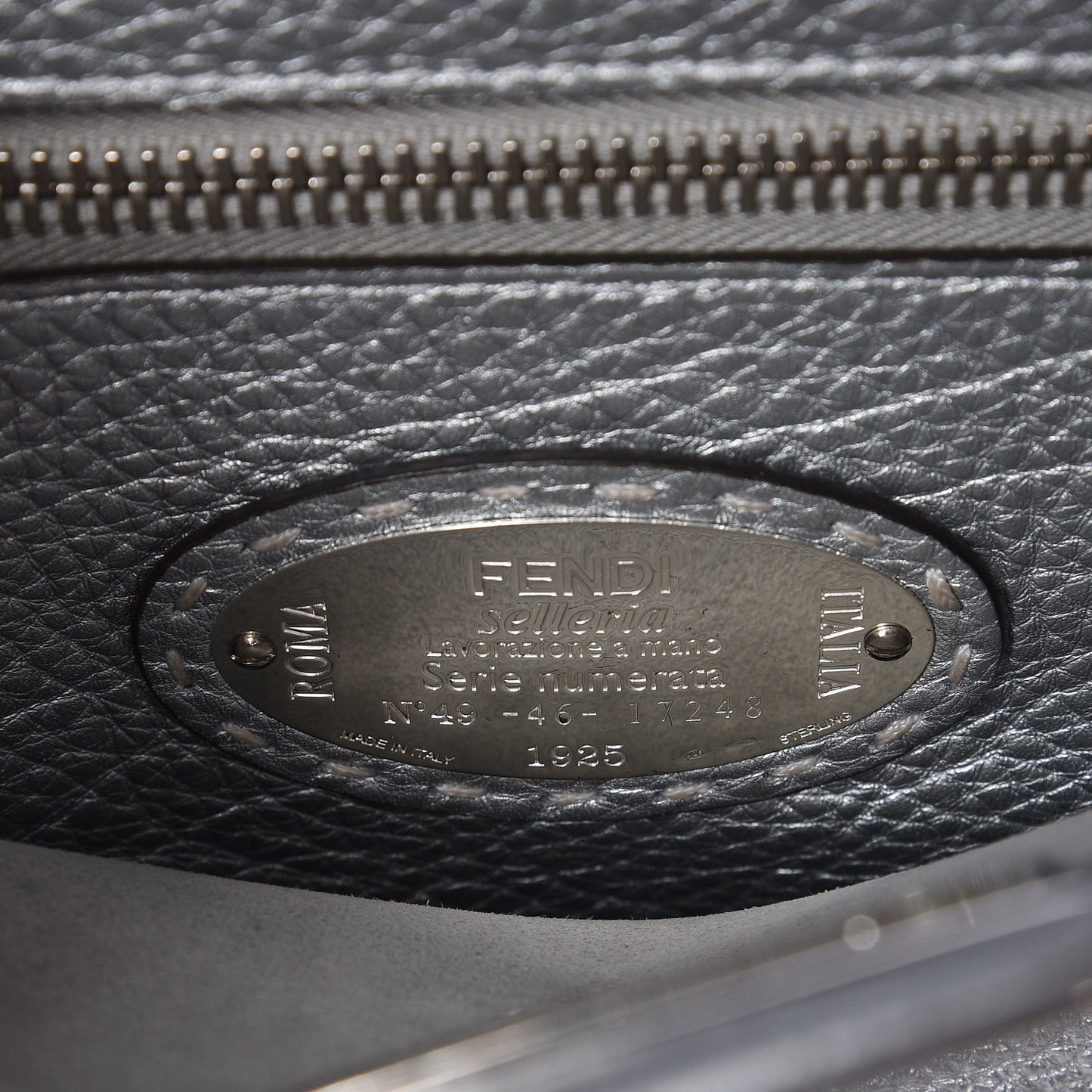 Cuoio Romano Lux Selleria Medium Peekaboo Iconic Satchel Argento
