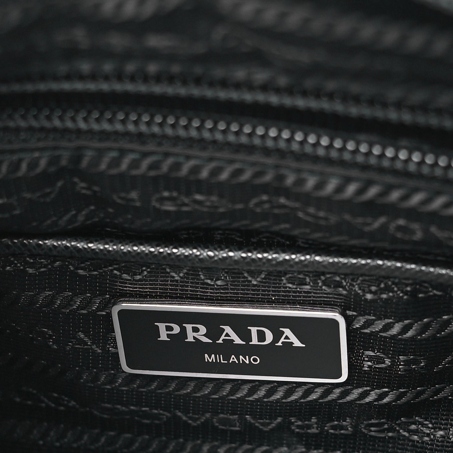 Tessuto Nylon Saffiano Vela Messenger Bag Black