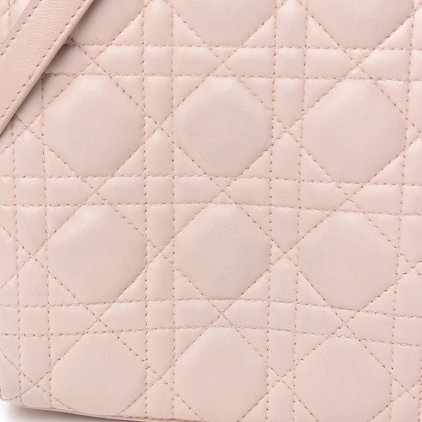Lambskin Cannage Medium Lady Dior Light Pink
