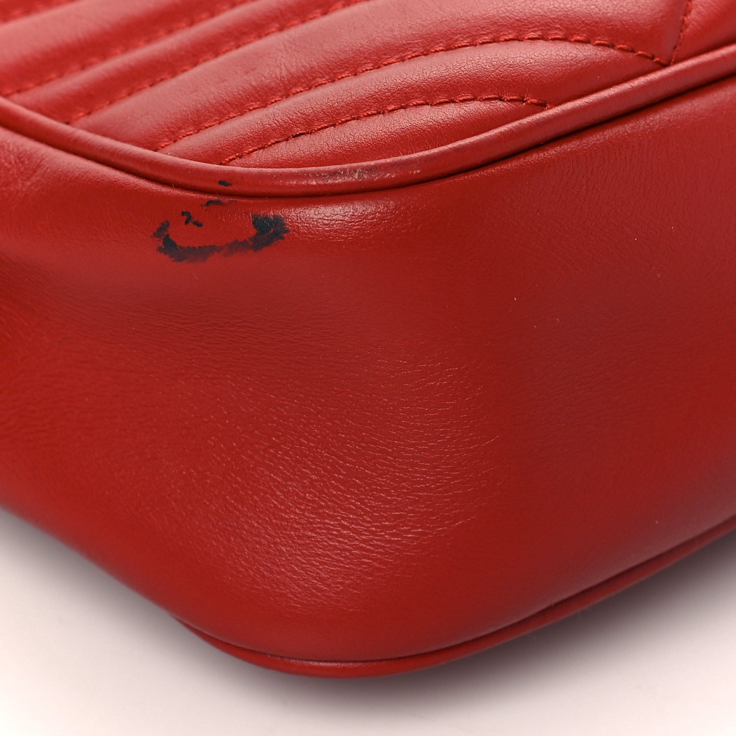 Calfskin Matelasse Small GG Marmont Chain Shoulder Bag Hibiscus Red