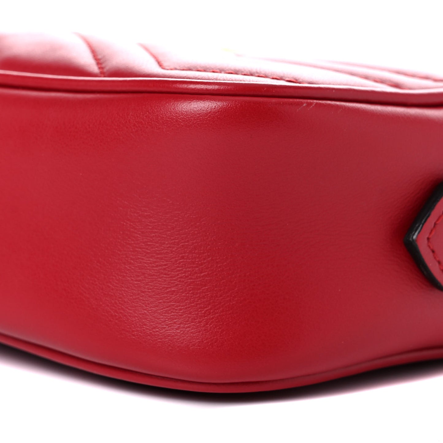 Calfskin Matelasse Mini GG Marmont Chain Shoulder Bag Hibiscus Red