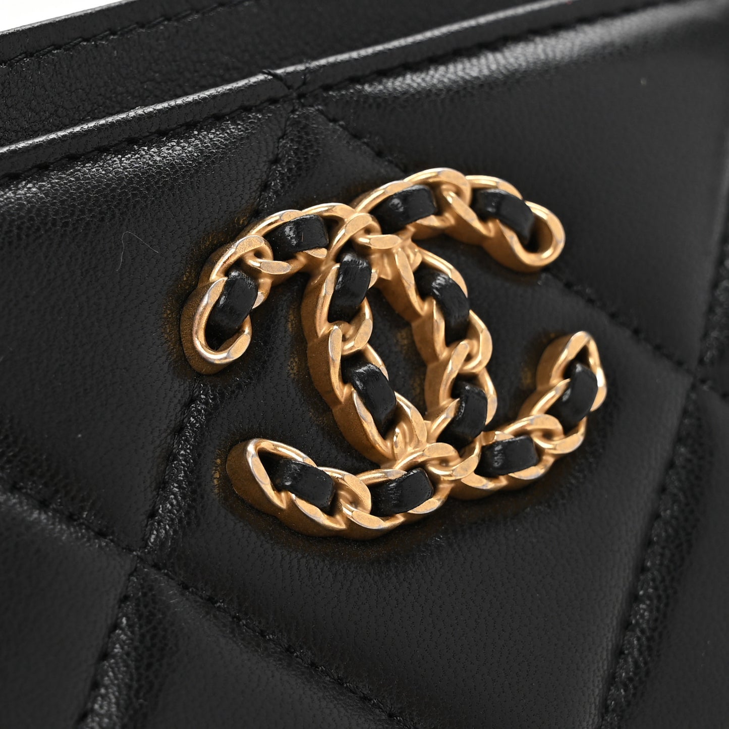 Lambskin Quilted Chanel 19 Card Holder Black