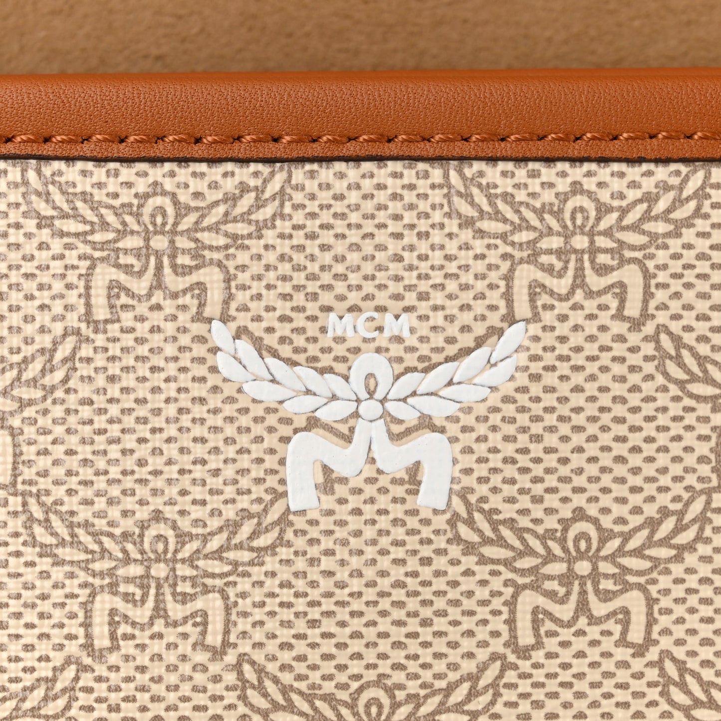 Lauretos Nappa Small Himmel Crossbody Oatmeal