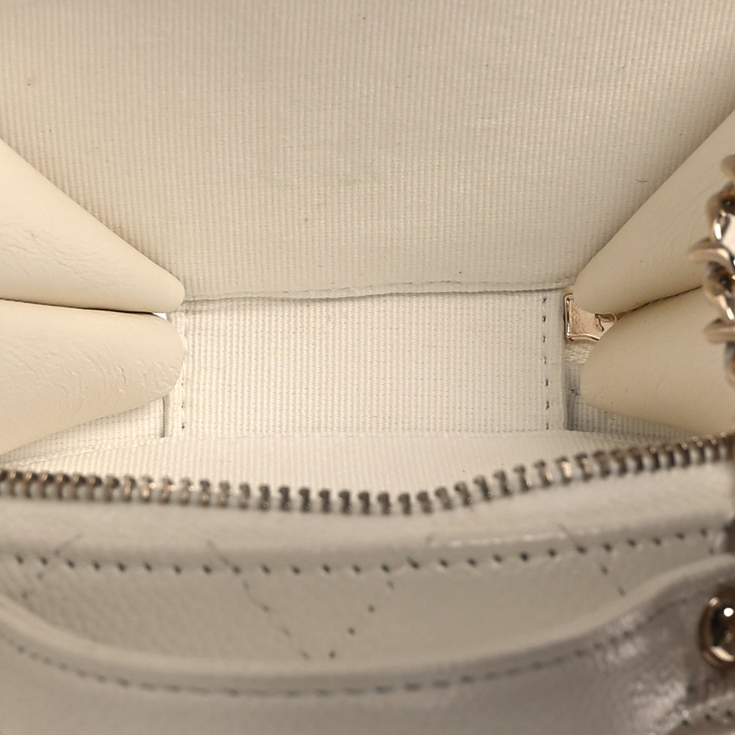 Caviar Quilted Round Handle With Care Vanity With Chain White