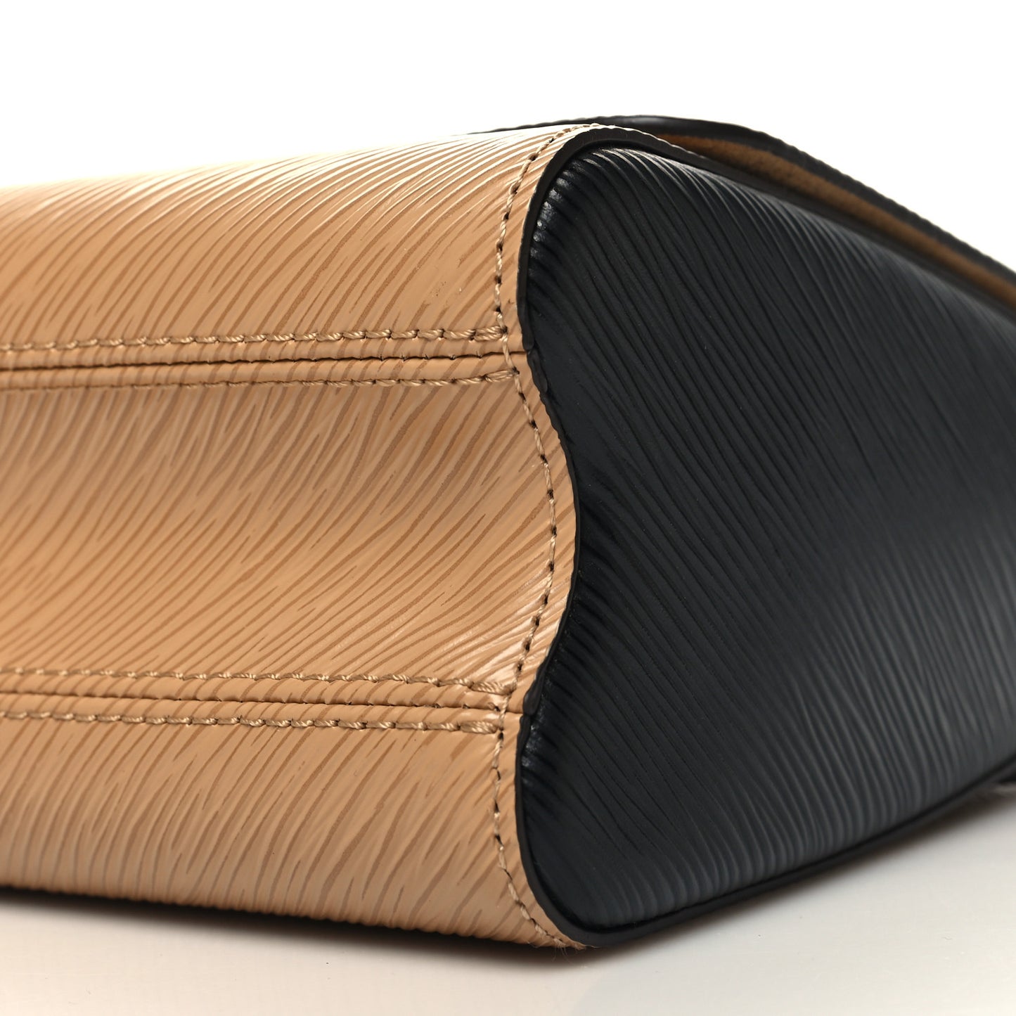 Epi Twist Shoulder Bag MM Camel