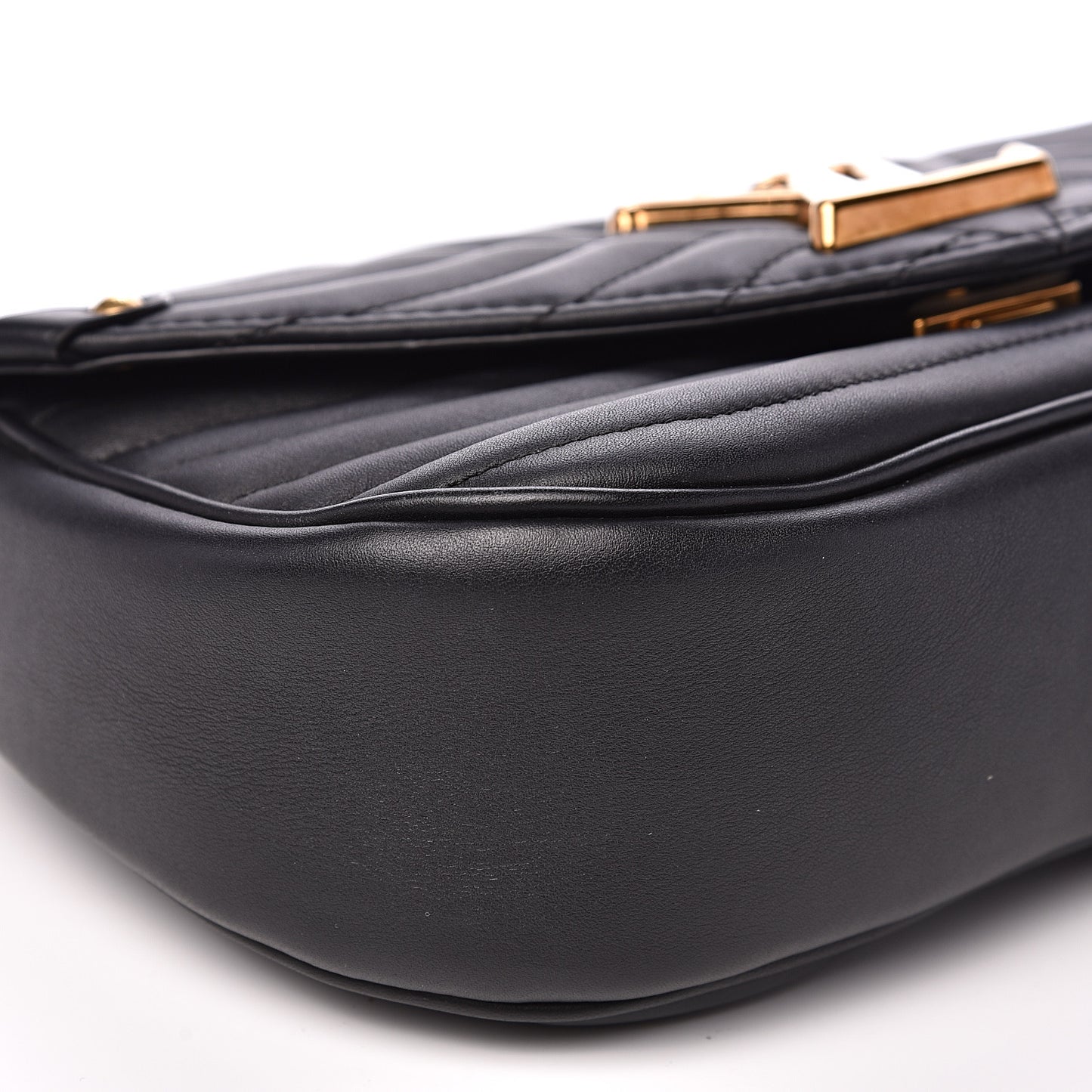 Calfskin New Wave Chain MM Black