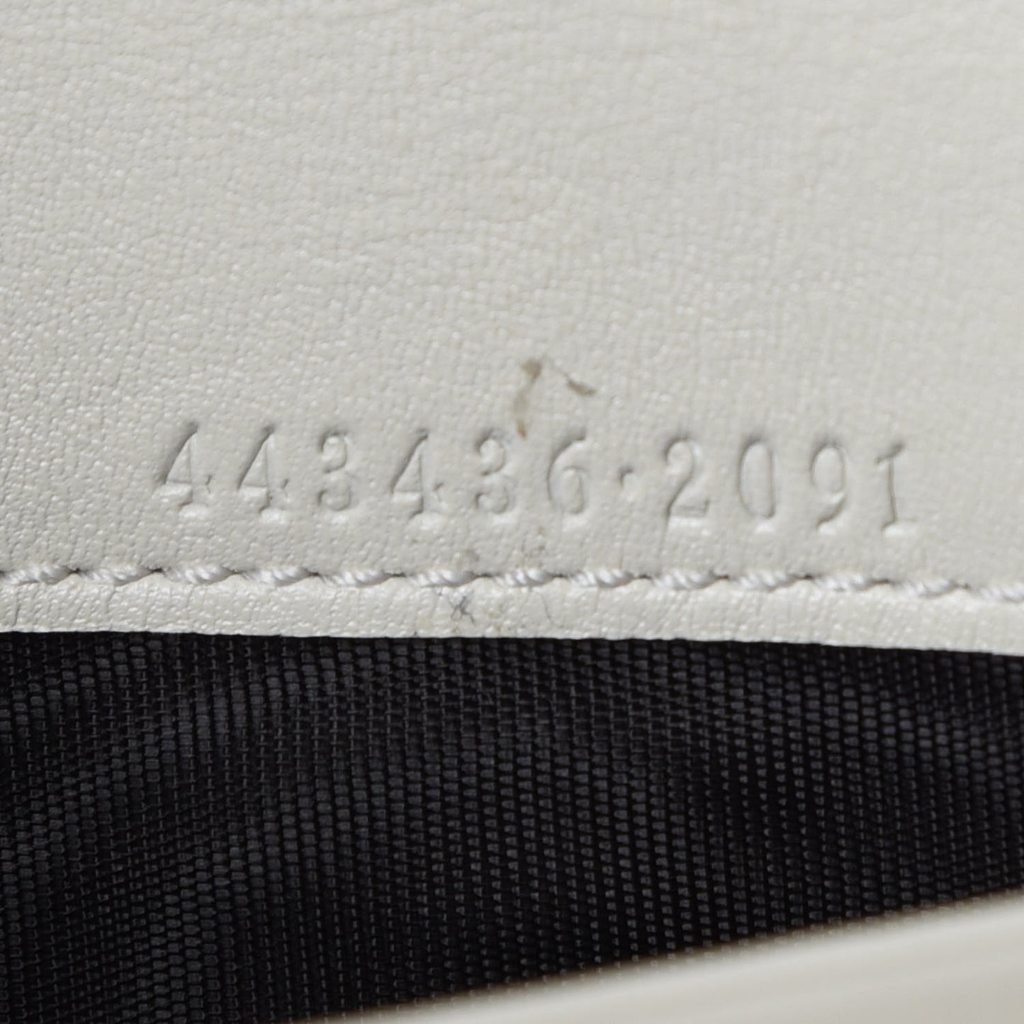 Calfskin Matelasse GG Marmont Continental Wallet Mystic White