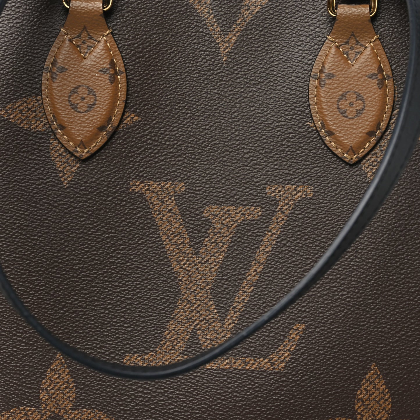 Reverse Monogram Giant Onthego MM