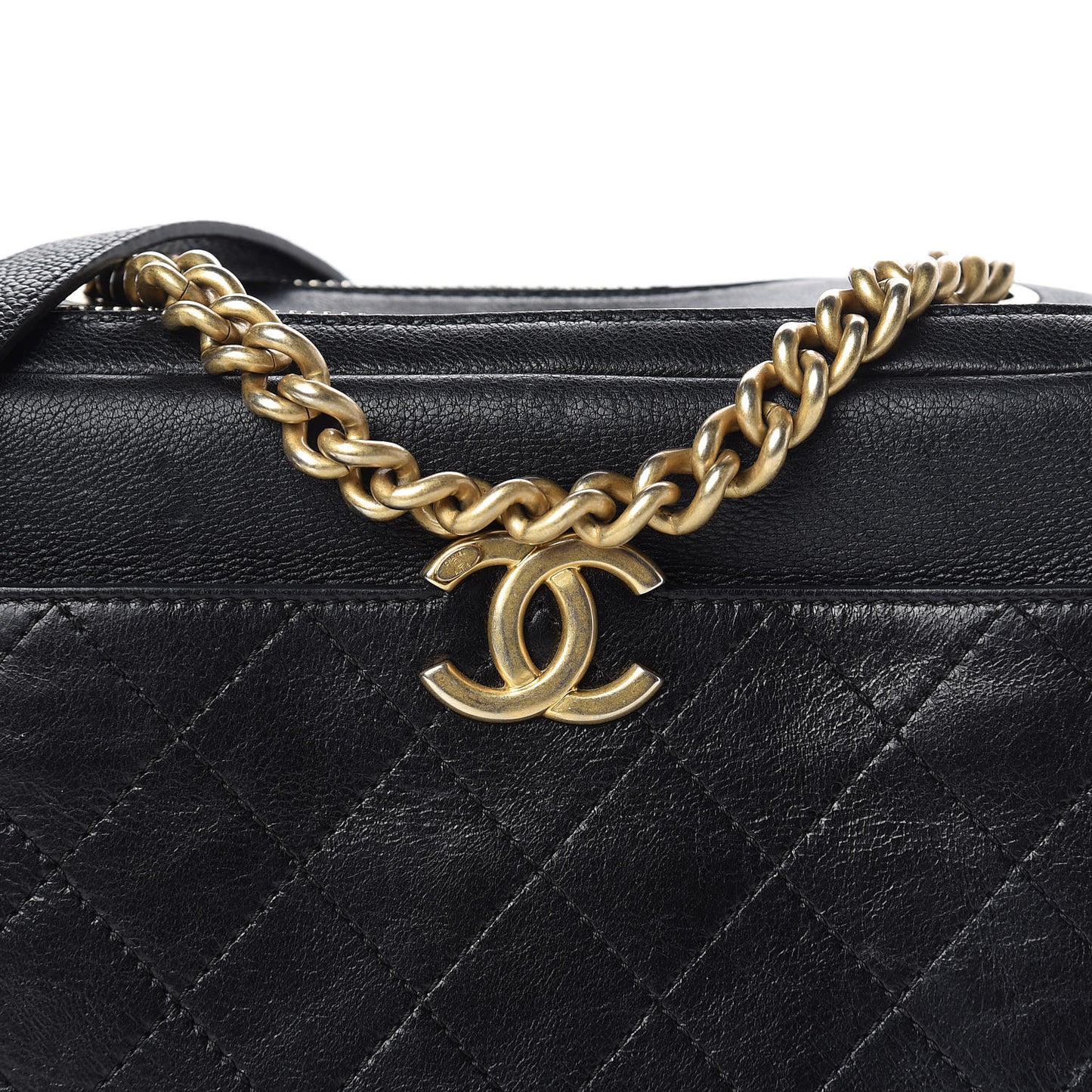 Grained Calfskin Quilted Flat Camera Case Black
