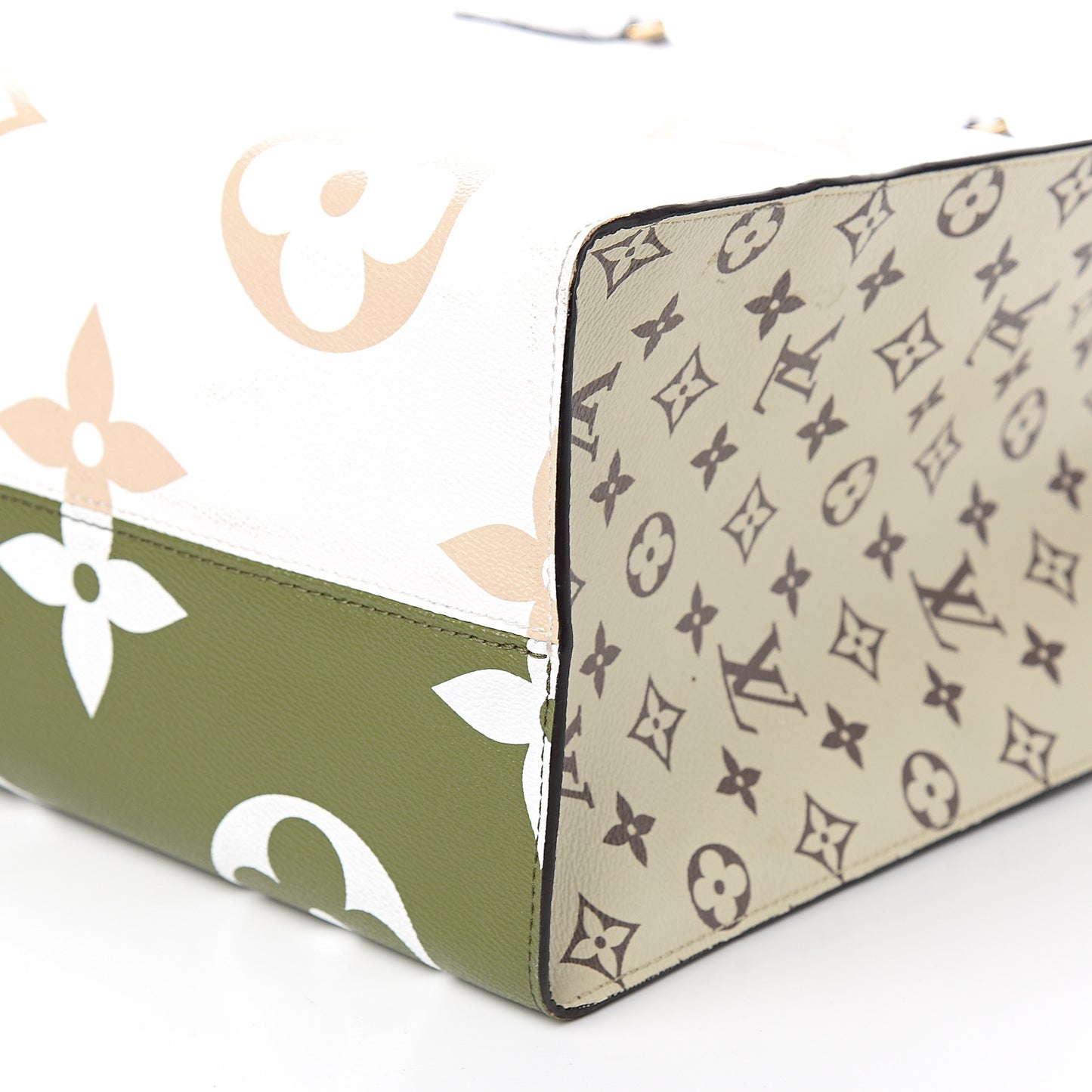 Monogram Giant Onthego GM Kaki Beige
