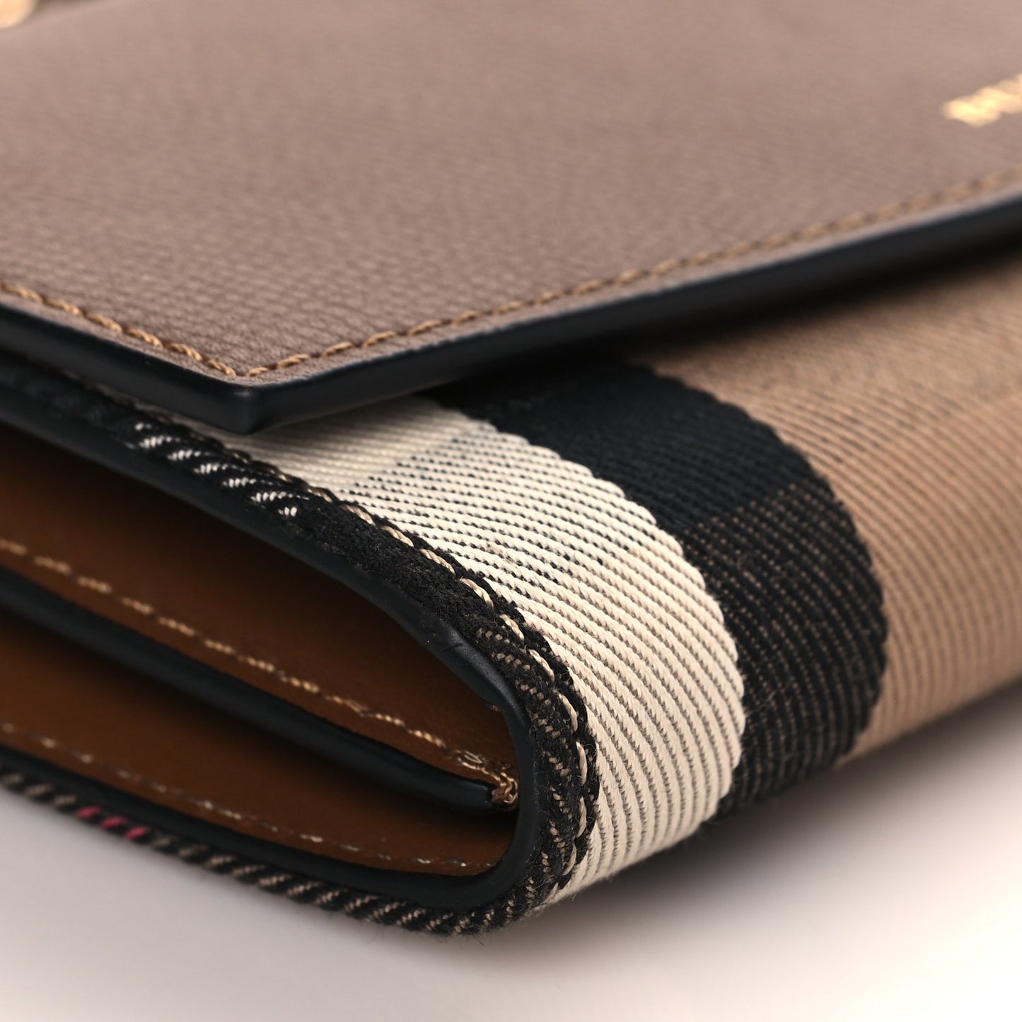 Derby Calfskin House Check Henley Wallet On Chain Tan