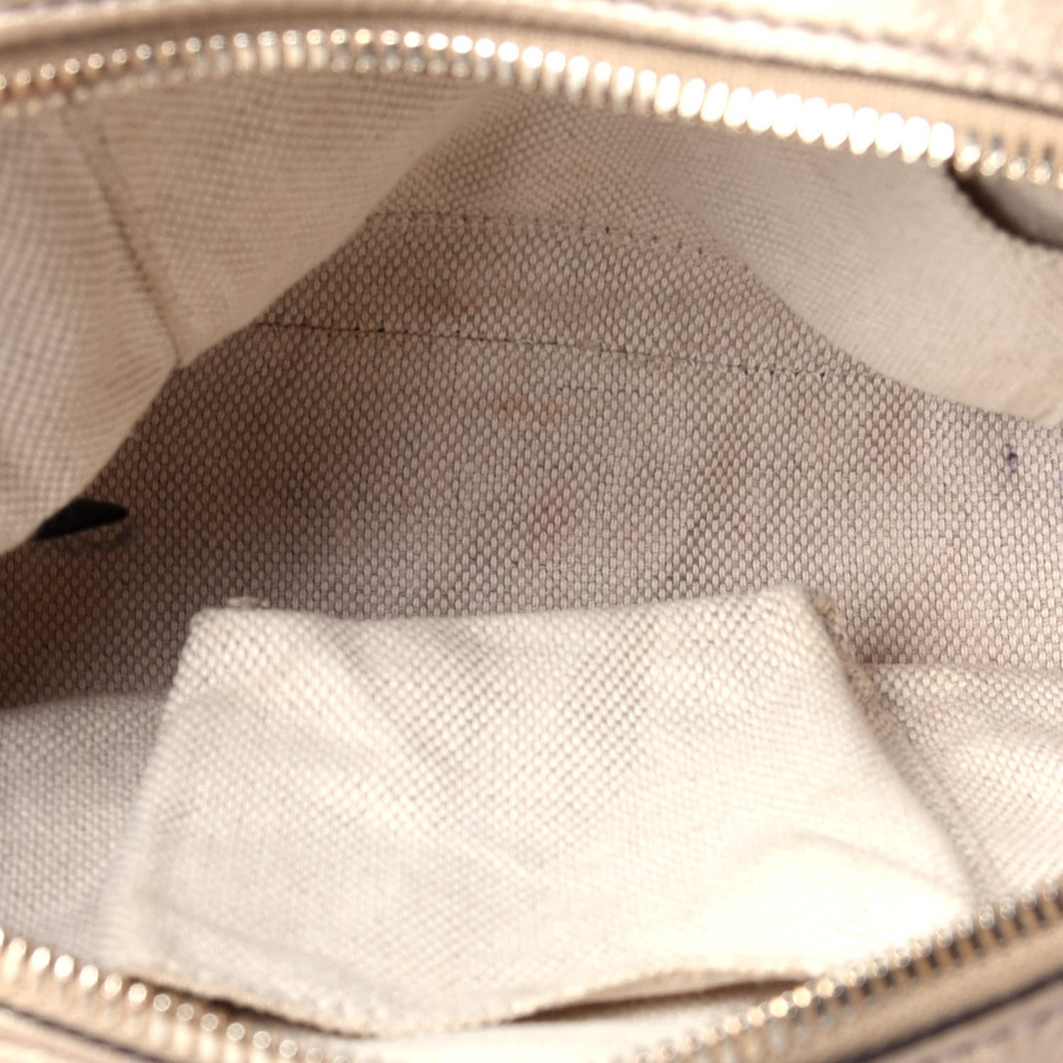 Gucci Metallic Pebbled Calfskin Small Soho Disco Bag Golden Beige 5 of 9