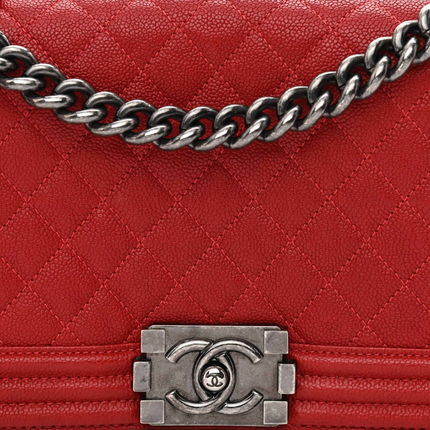 Caviar Quilted Medium Boy Flap Red