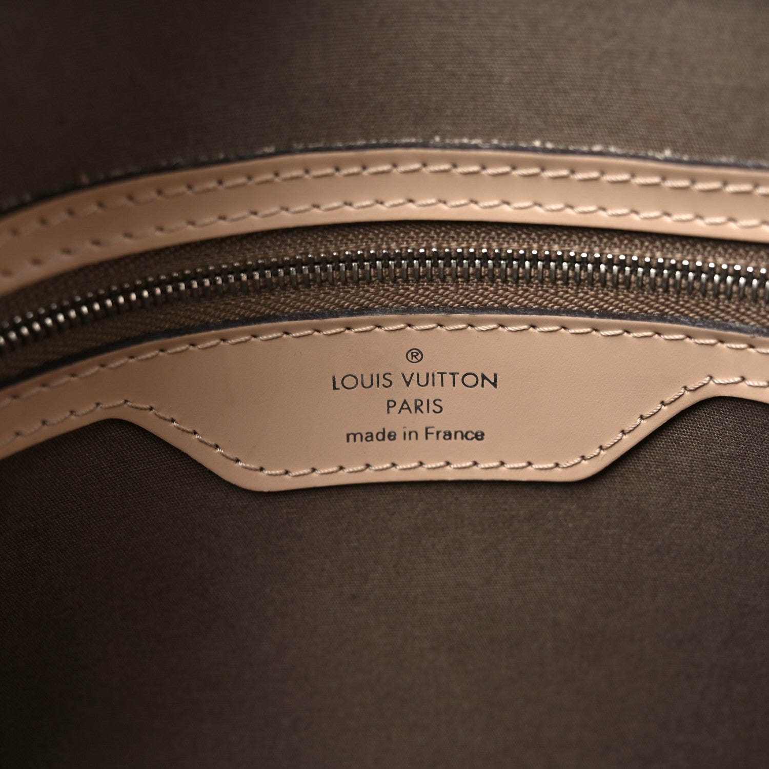 Louis Vuitton Epi Brea MM Dune 6 of 10