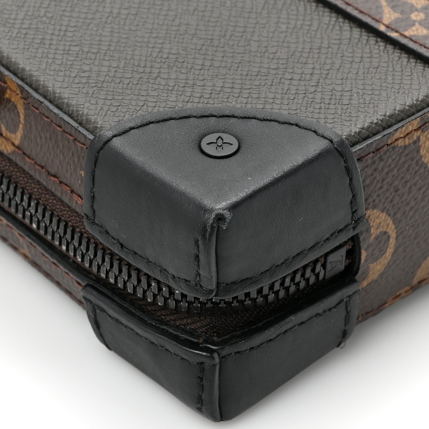 Louis Vuitton Taiga Monogram Soft Trunk Wallet Khaki Green 12 of 12