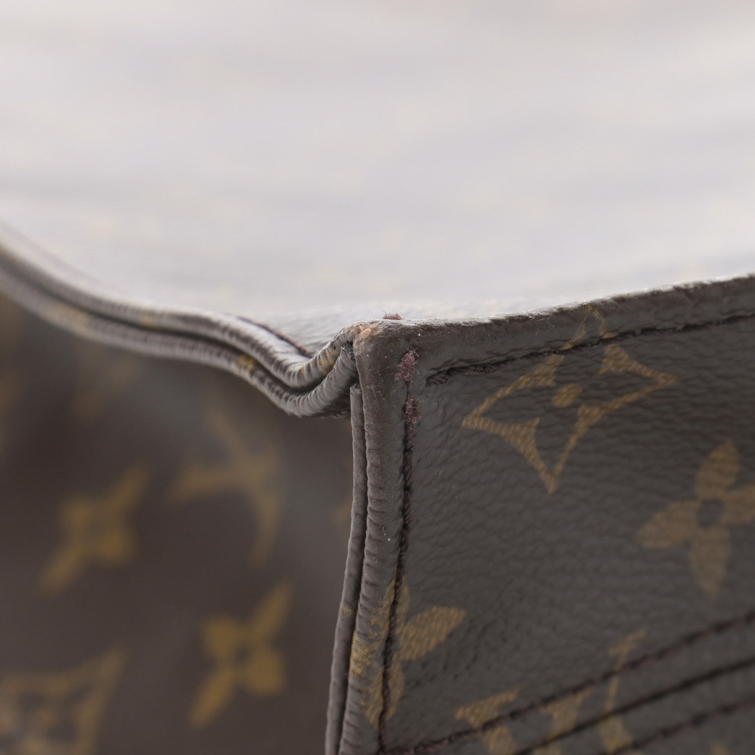 Louis Vuitton Monogram Sac Plat 10 of 14