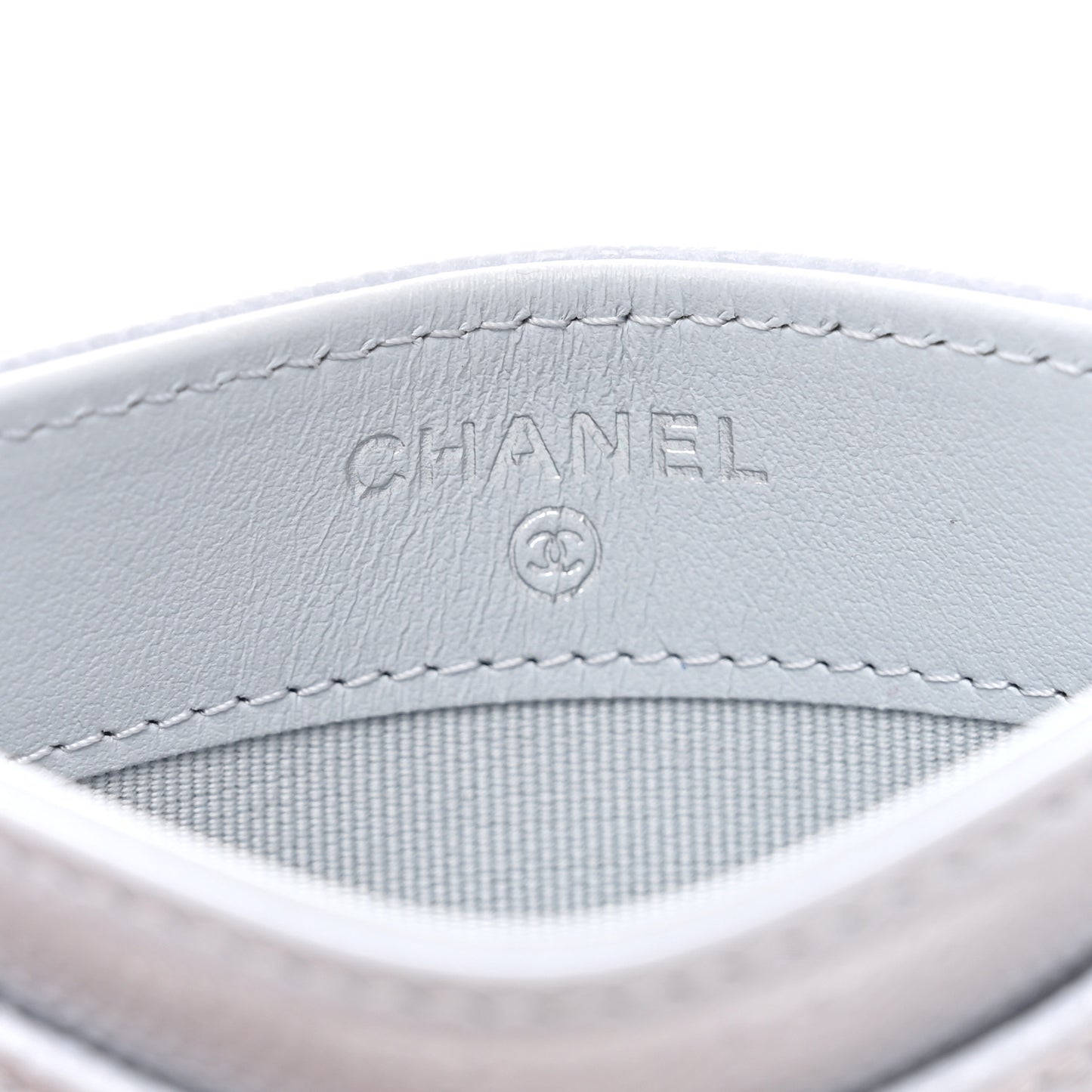 Caviar Quilted Card Holder Light Grey