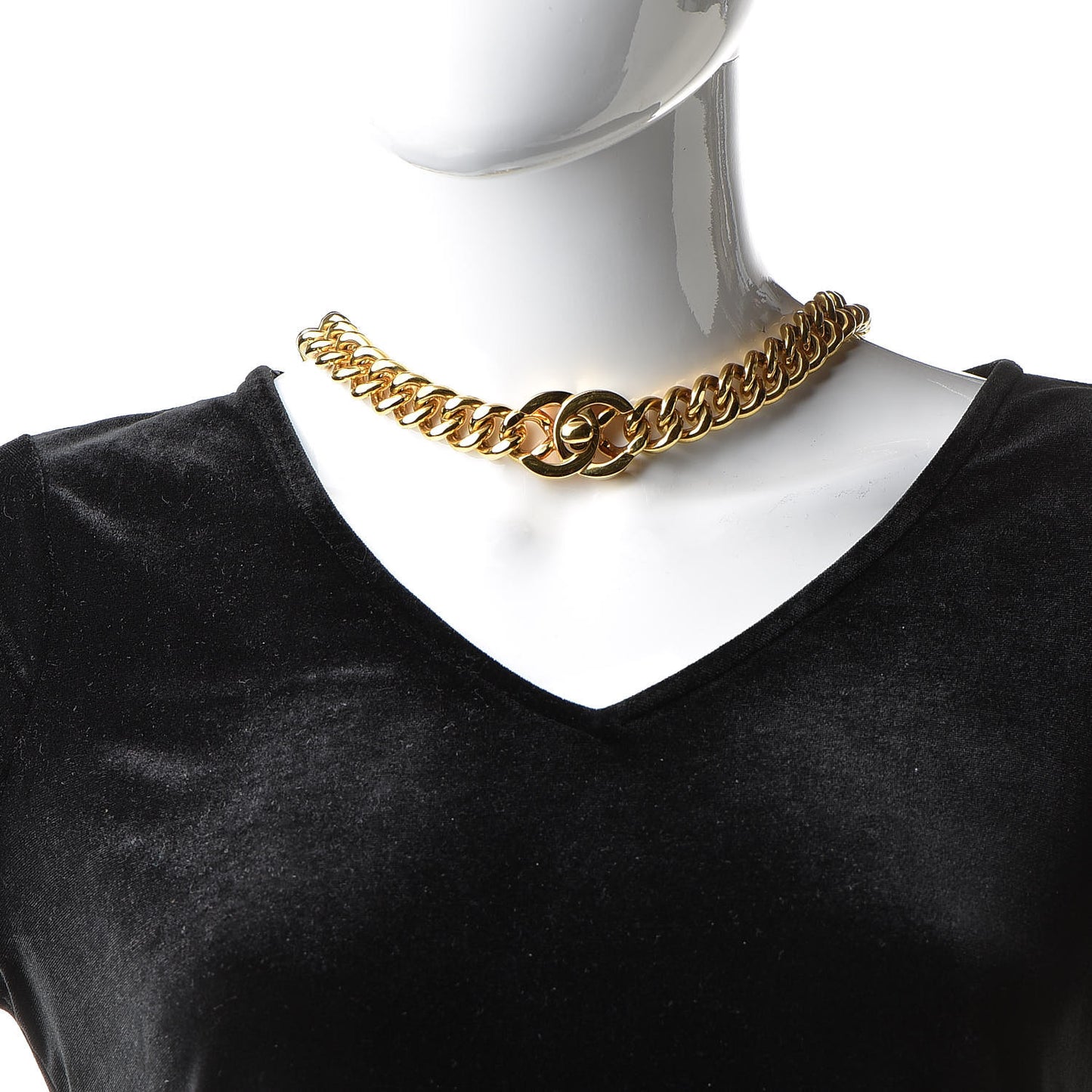Chain Link CC Turn Lock Choker Necklace Gold