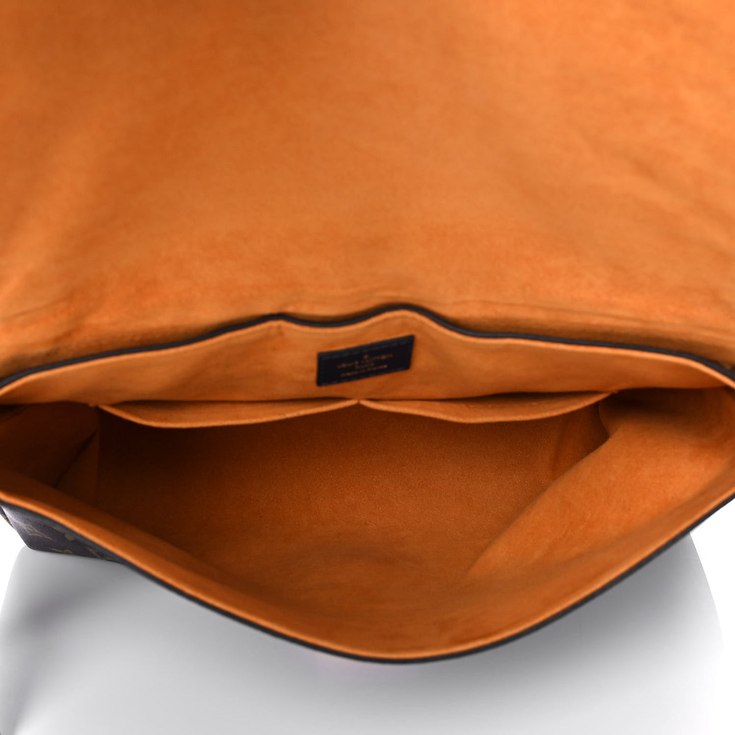 Monogram Beaubourg MM Safran Imperial