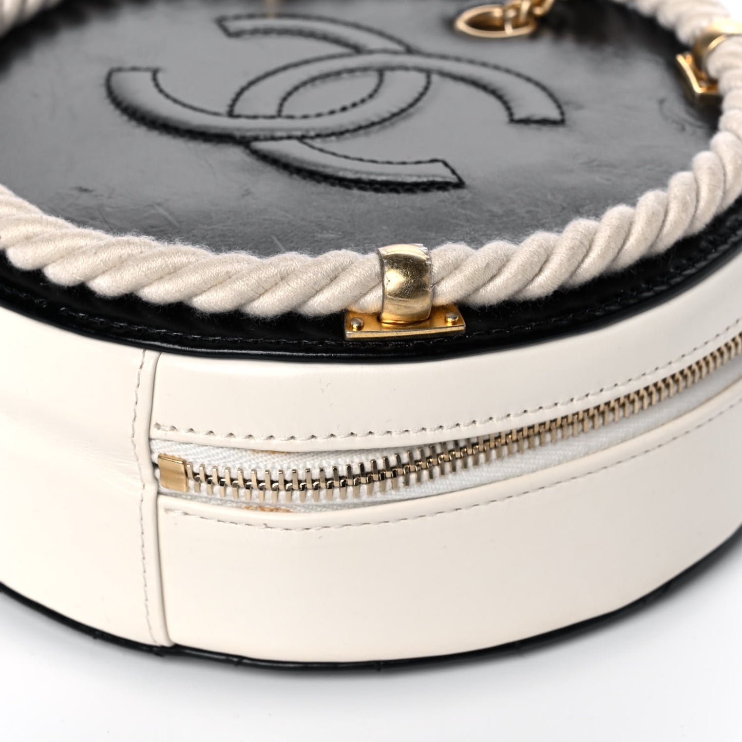 Crumpled Calfskin Cotton Small En Vogue Round Bag Black
